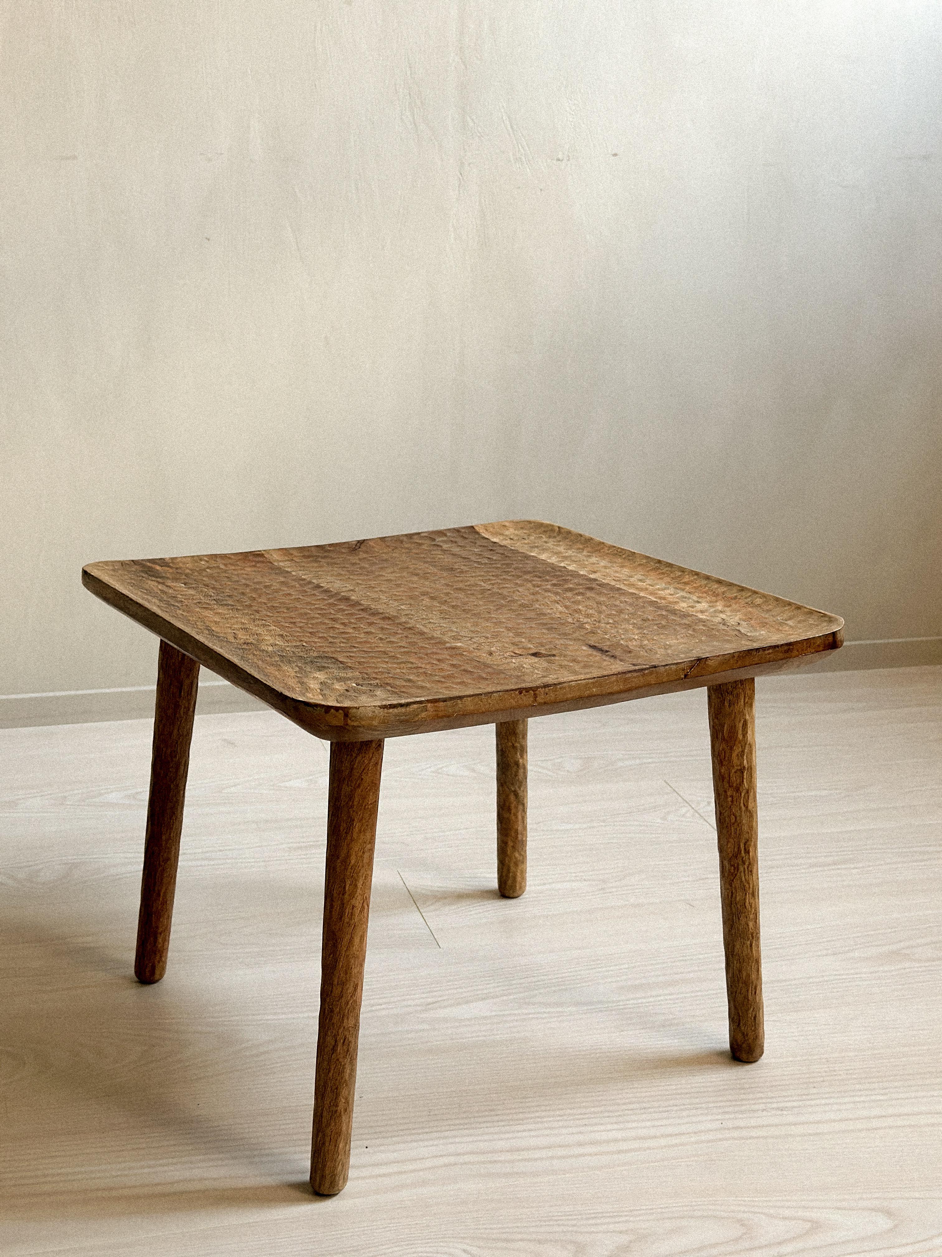 Espagnol Table d'appoint unique, fin du 20e siècle, Espagne en vente