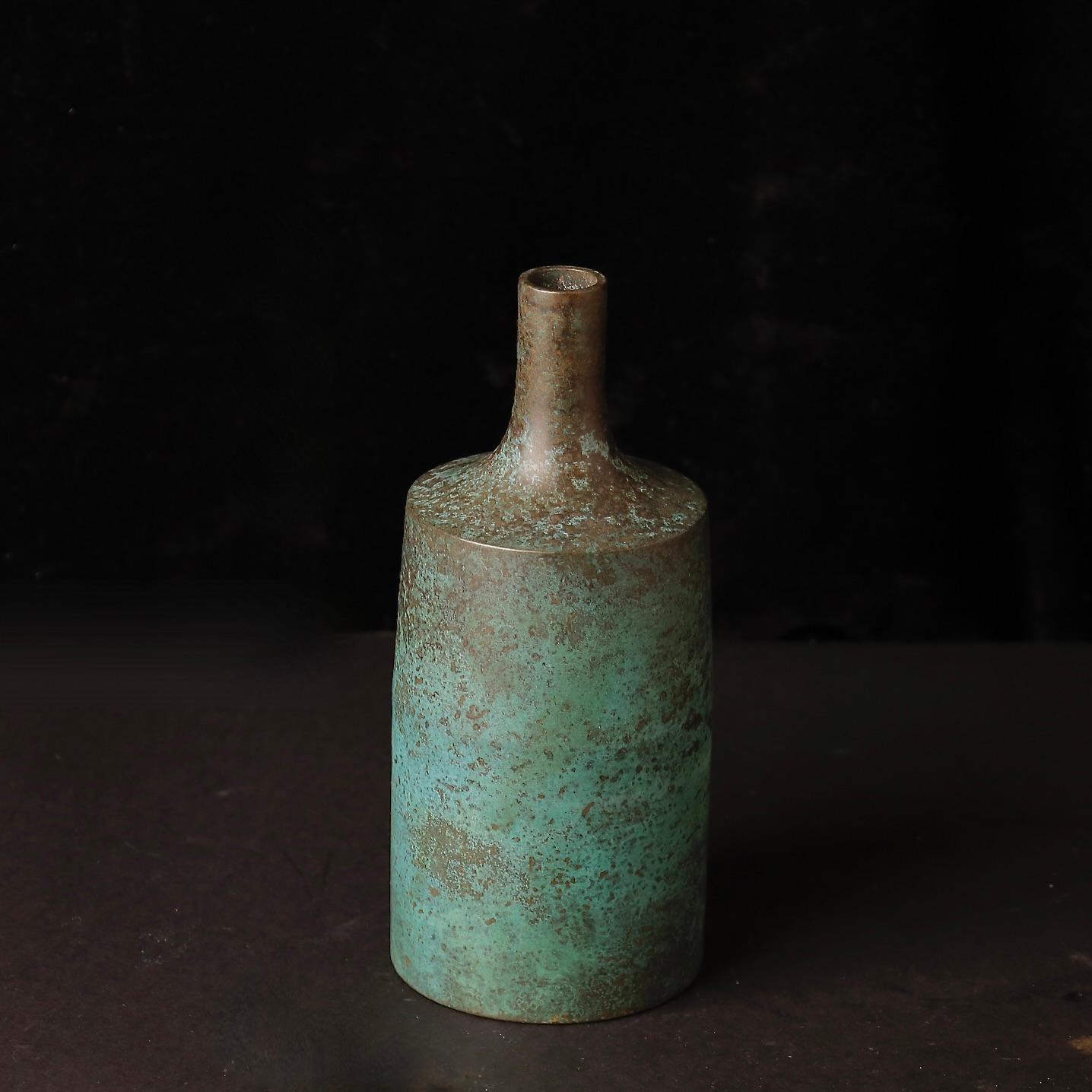 XX secolo Vaso in bronzo giapponese unico e firmato di Hara Masaki - Periodo Showa in vendita