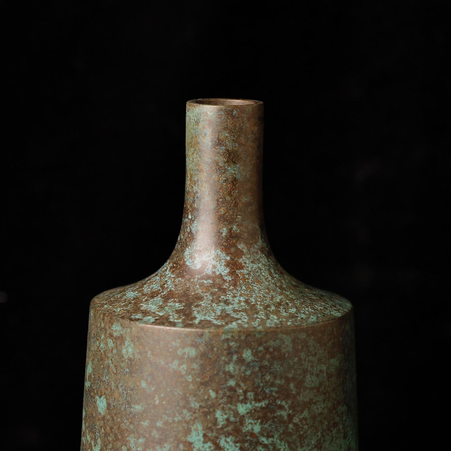 Bronzo Vaso in bronzo giapponese unico e firmato di Hara Masaki - Periodo Showa in vendita