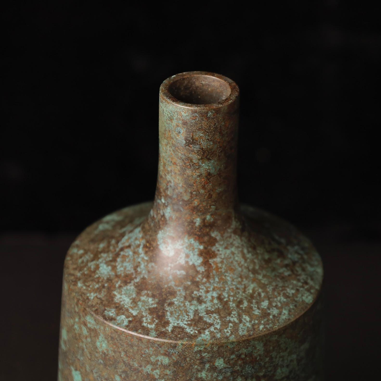 Vaso in bronzo giapponese unico e firmato di Hara Masaki - Periodo Showa in vendita 2