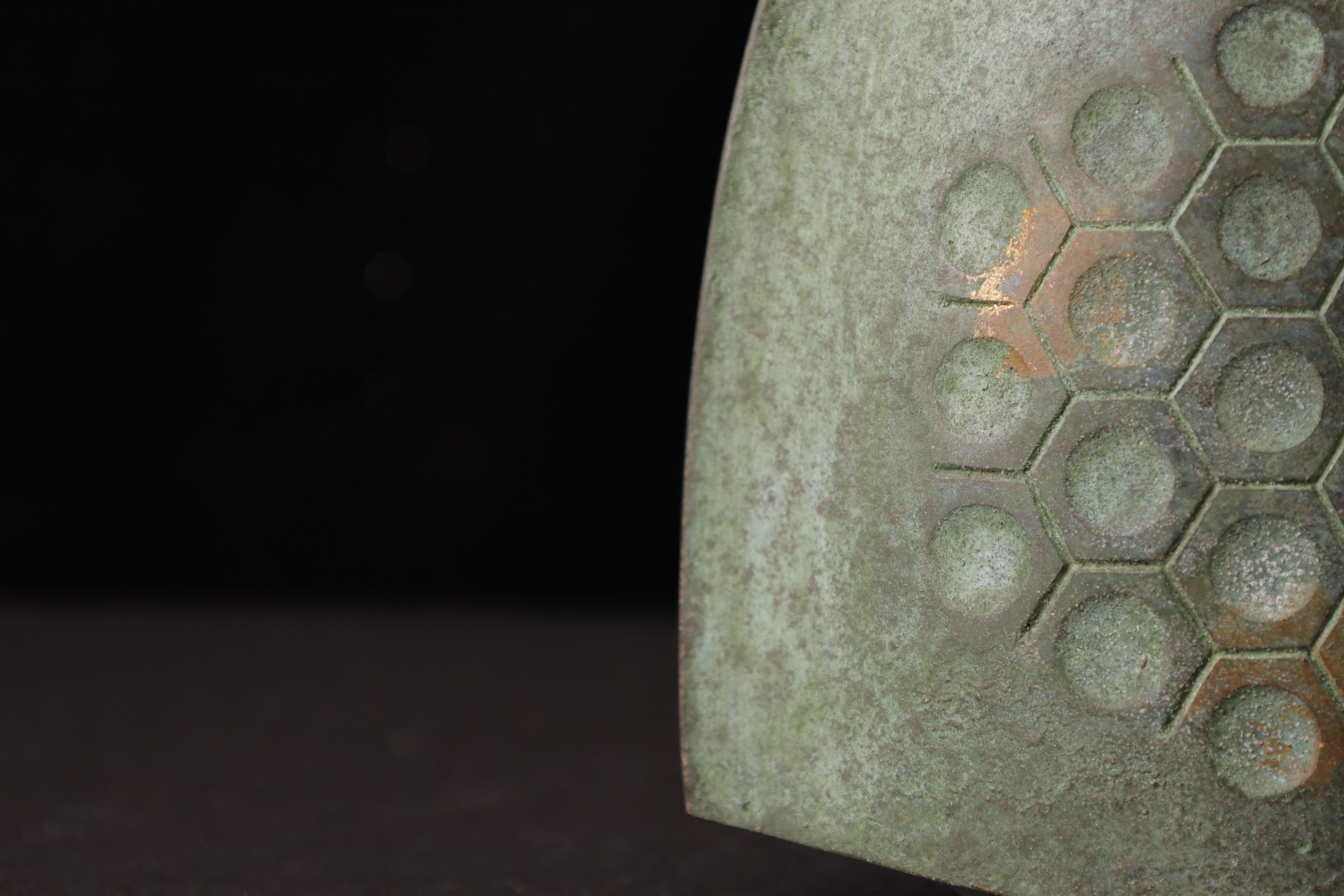 Unique Signed Japanese Bronze Vase with Gold Leaf by Ohaka Mitsuru, Showa Period For Sale 1