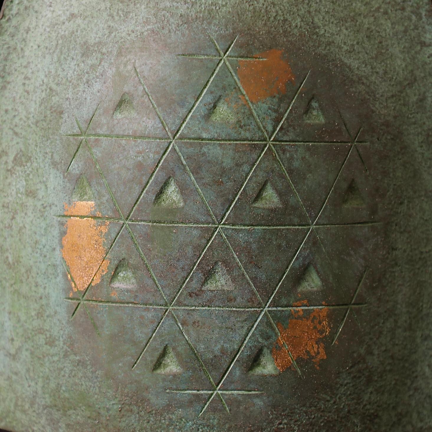 Unique Signed Japanese Bronze Vase with Gold Leaf by Ohaka Mitsuru, Showa Period For Sale 4