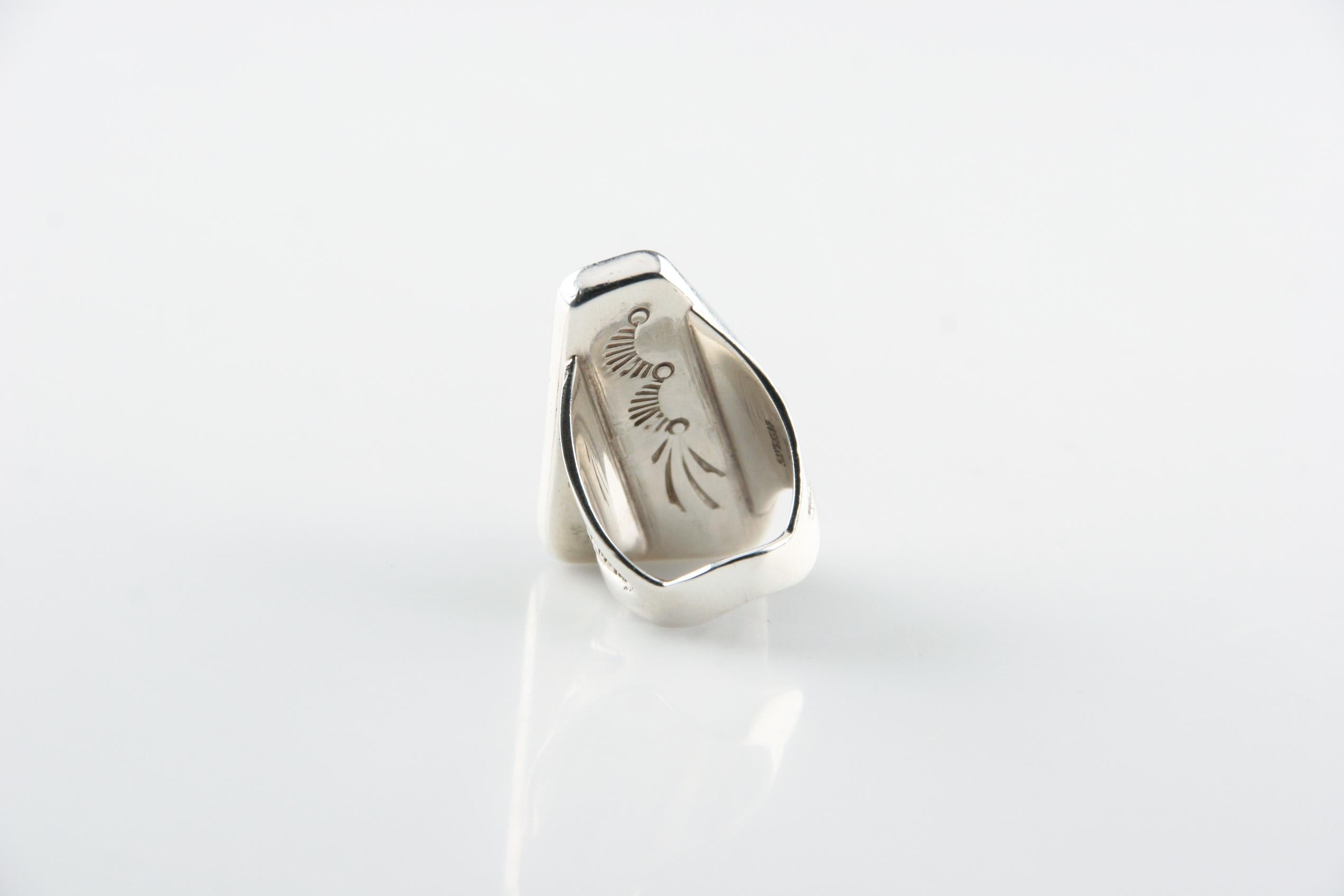 Anello unico in argento firmato con diaspro viola, misura 5,25 In condizioni buone in vendita a Van Nuys, CA