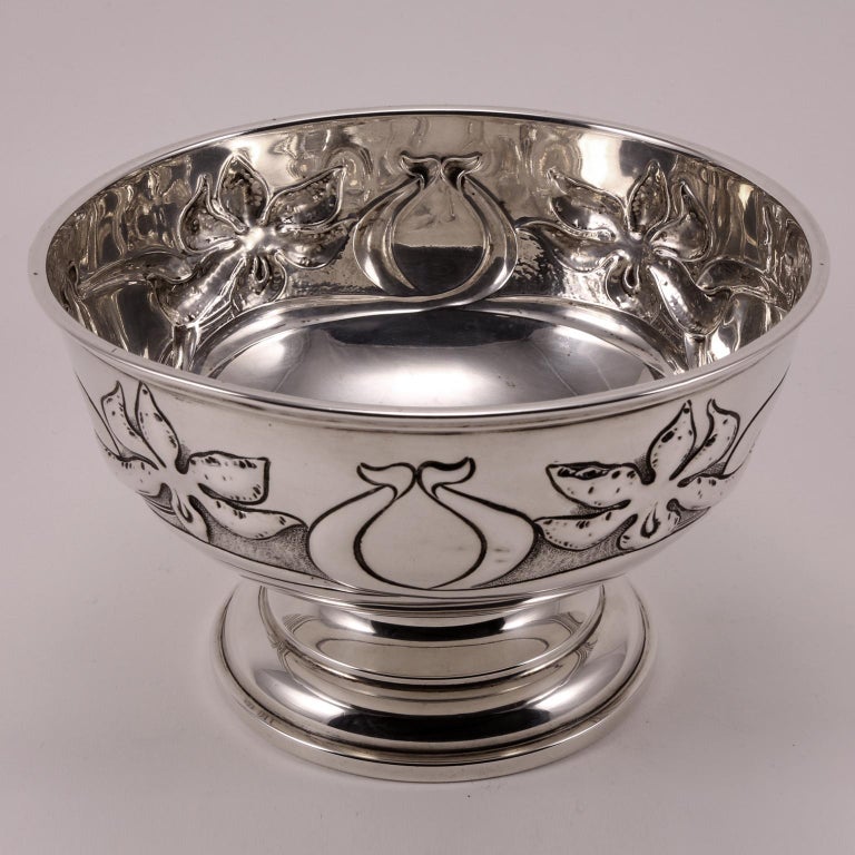 Unique Silver Bowl Decorated with Flowers "Hull Swimming Club" For Sale
