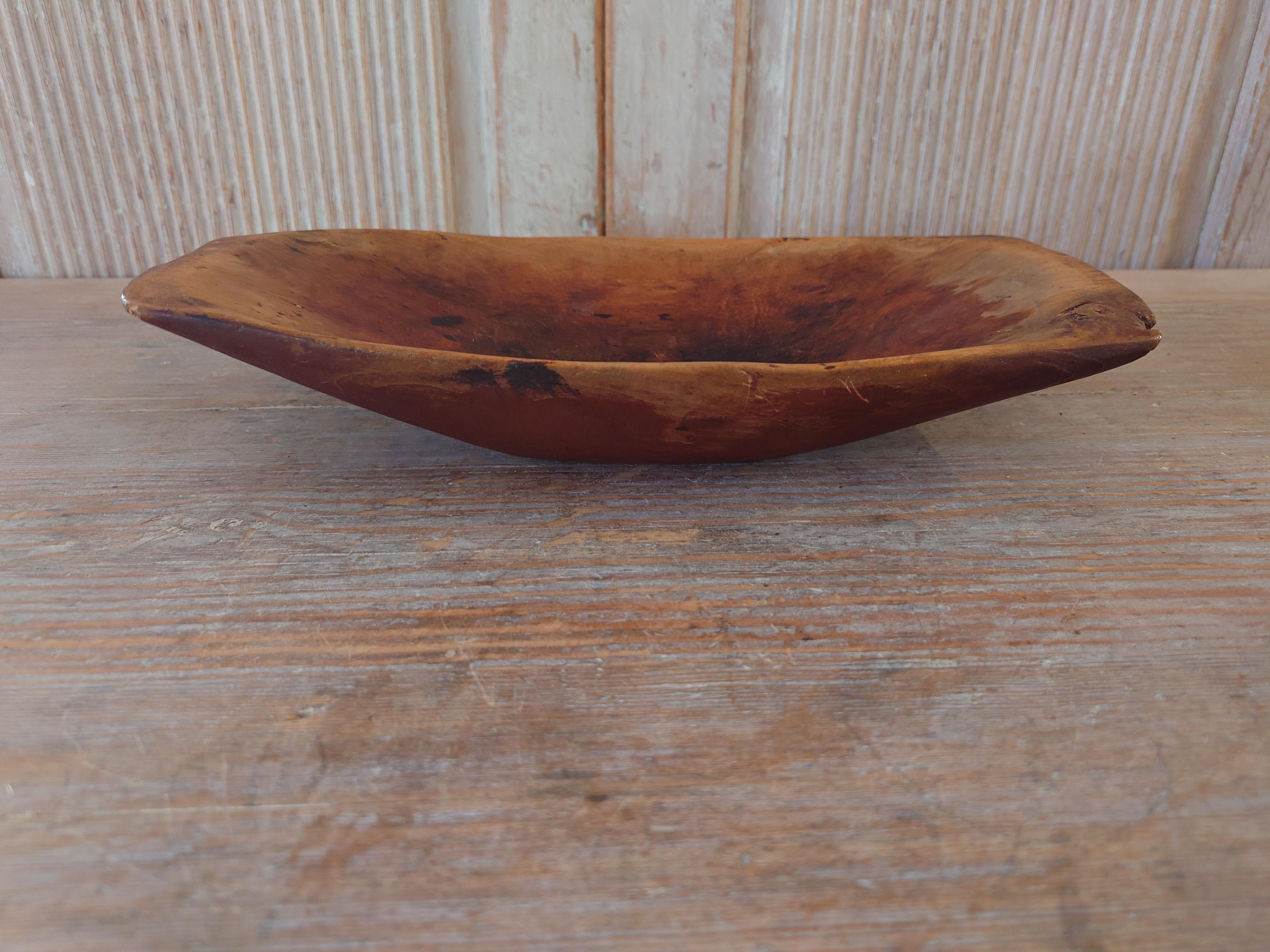 Unique small 18th Century Antique Rustic Tray bowl with original paint dat. 1792 For Sale 7