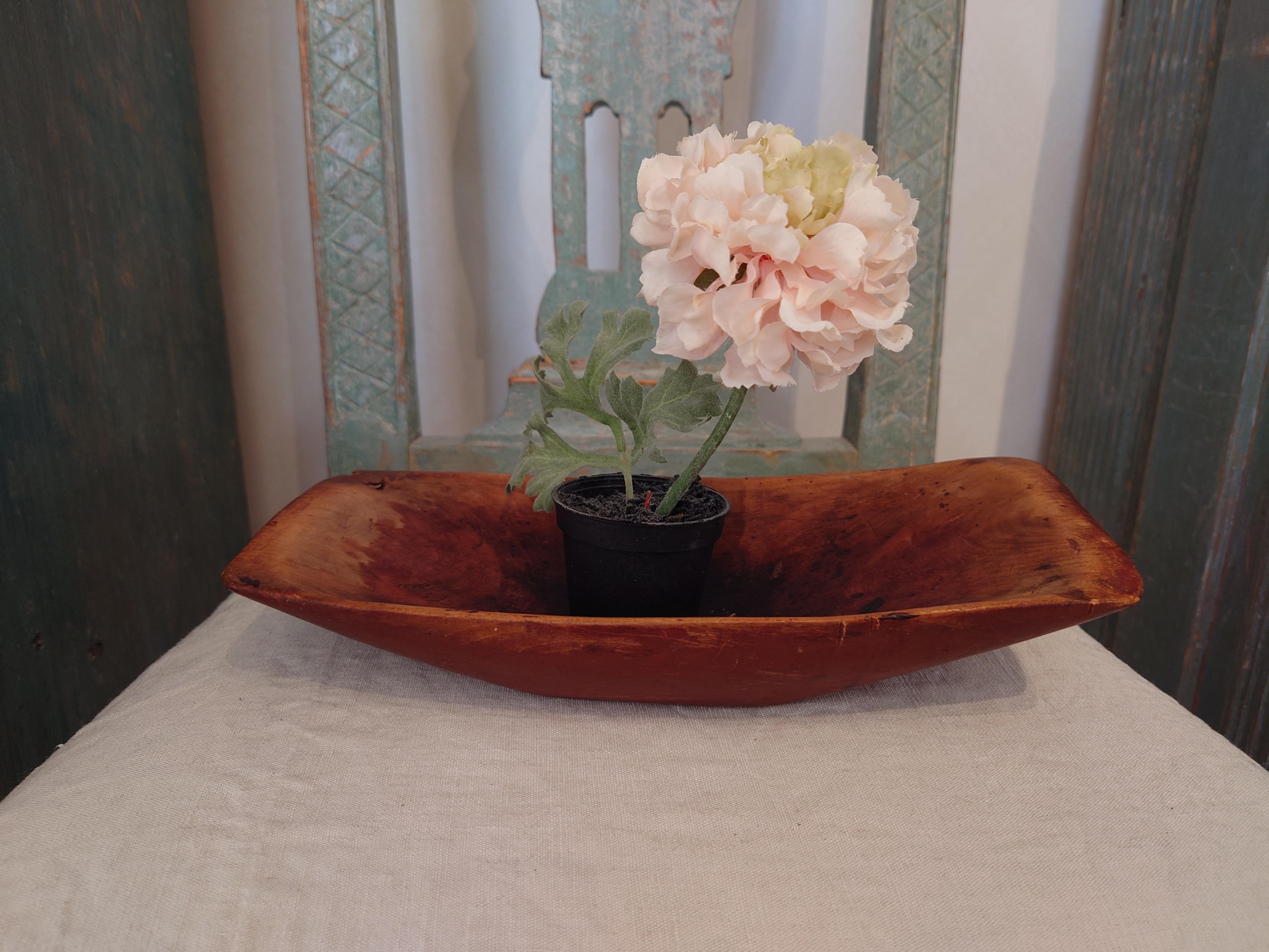 Unique small 18th Century Antique Rustic Tray bowl with original paint dat. 1792 For Sale 8