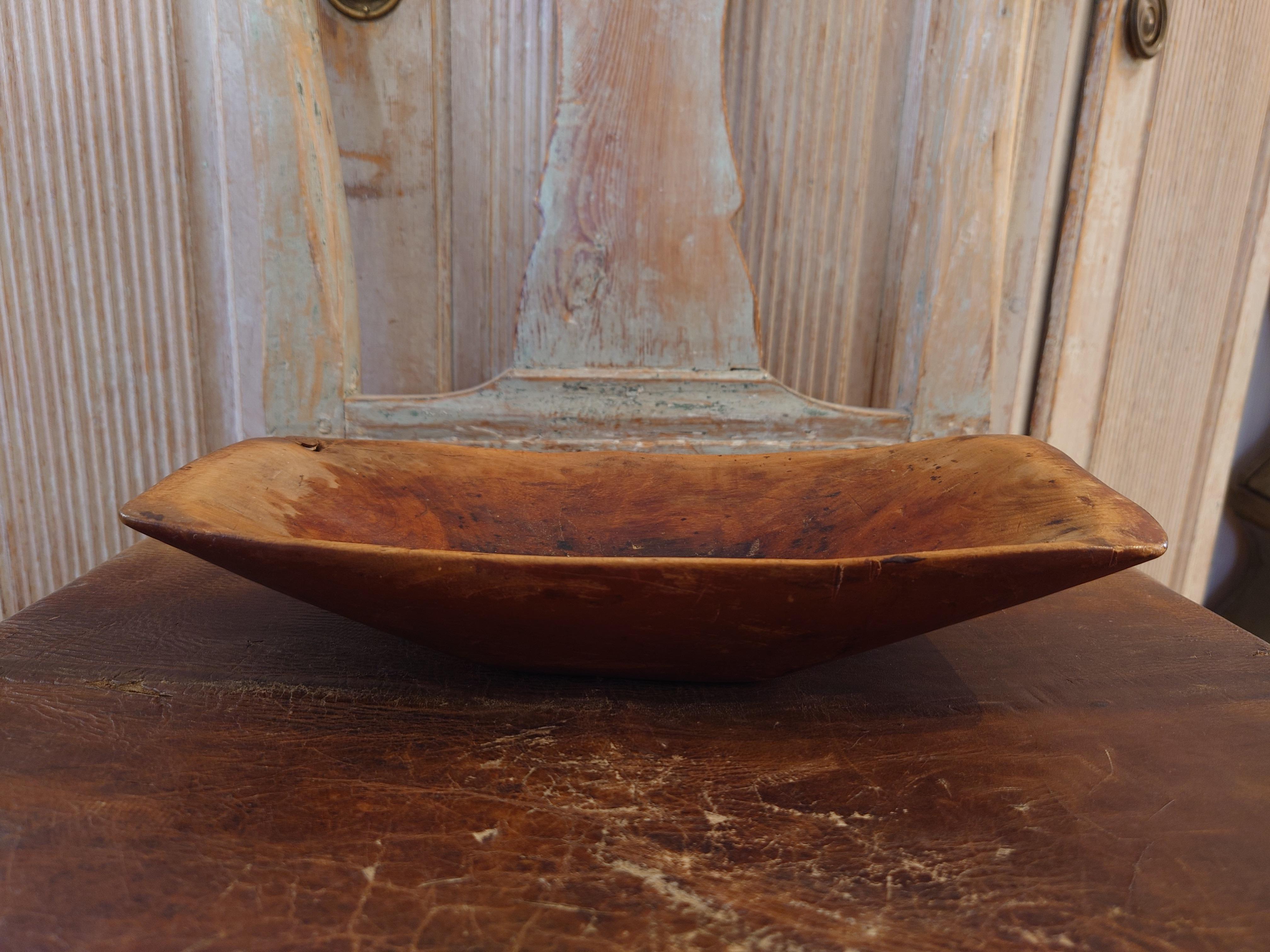 Unique small 18th Century Antique Rustic Tray bowl with original paint dat. 1792 For Sale 9