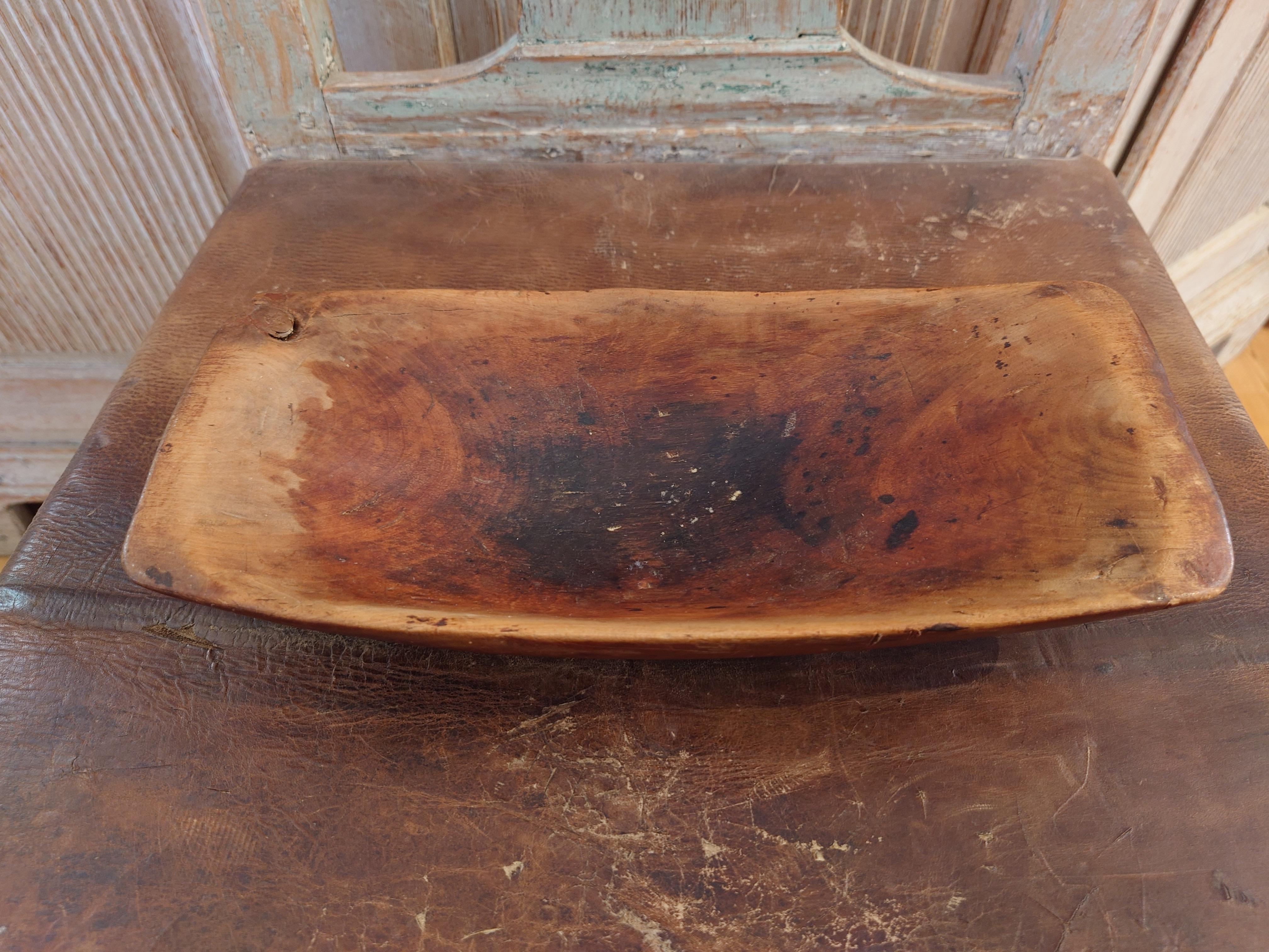 Unique small 18th Century Antique Rustic Tray bowl with original paint dat. 1792 For Sale 10