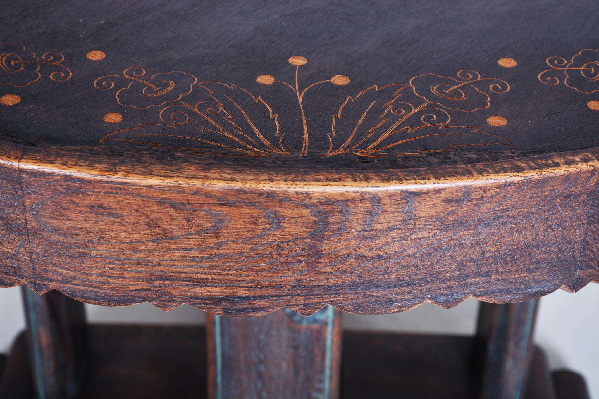 Unique Small Czech Oak Art Deco Round Table, Well preserved Condition, 1920s In Good Condition In Brandys nad Labem, Středočeský kraj