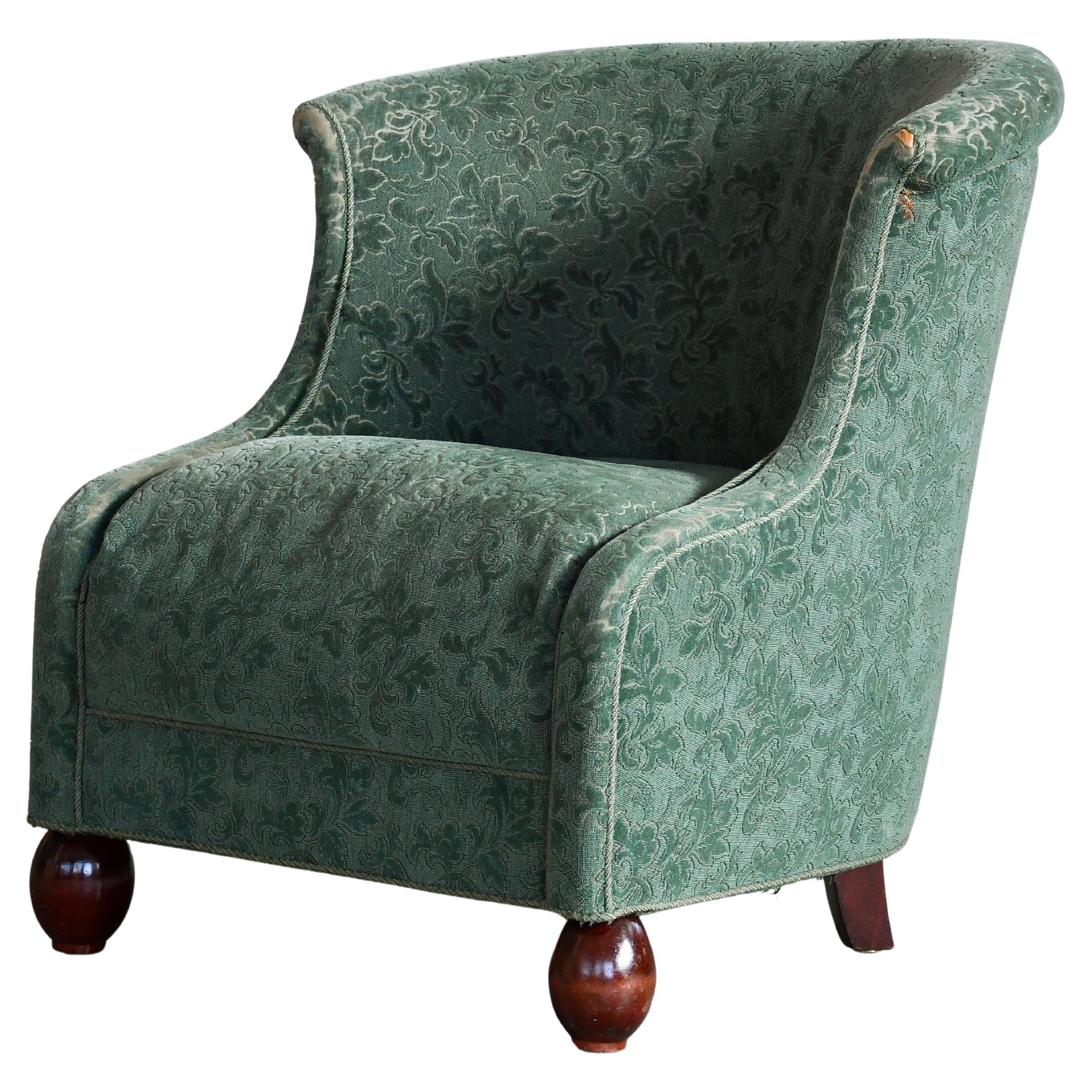 Unique Small Danish Late Art Deco lounge chair with Tear Drop Legs ca. 1935 For Sale