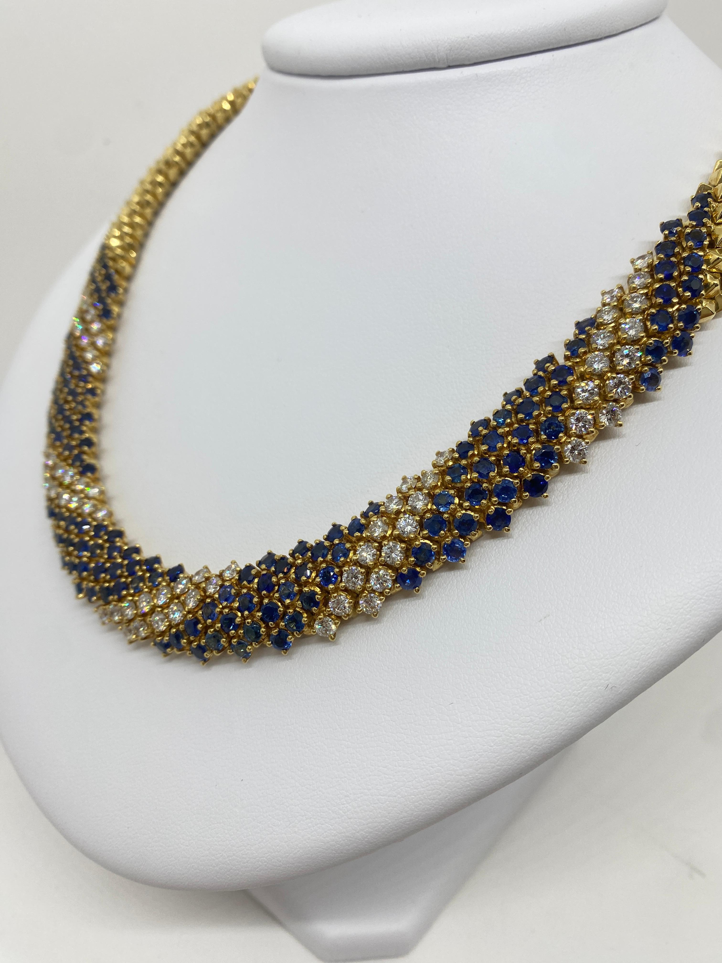 Unique Snake 18kt Yellow Gold Necklace 23 Ct Blue Sapphires 7.42 White Diamonds For Sale 1