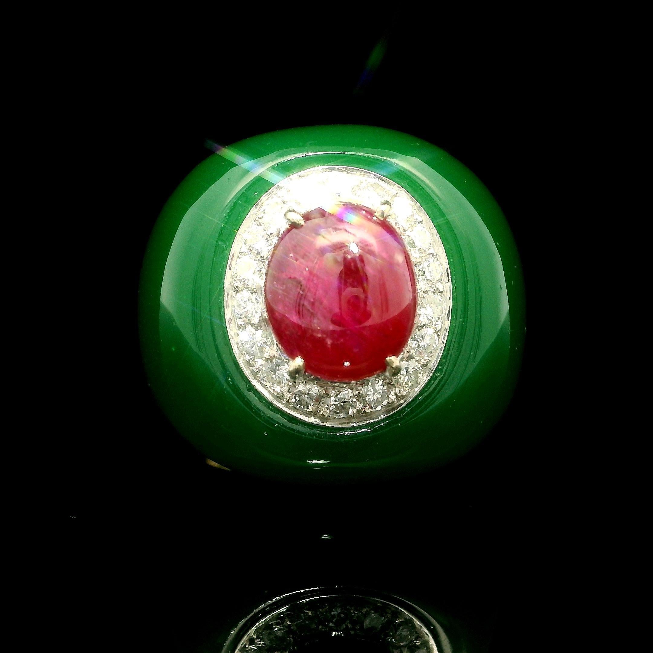Einzigartiger kühner Bombe-Ring aus massivem Gelbgold Rubin Diamant & grünem Onyx Größe 7,5 Damen im Angebot