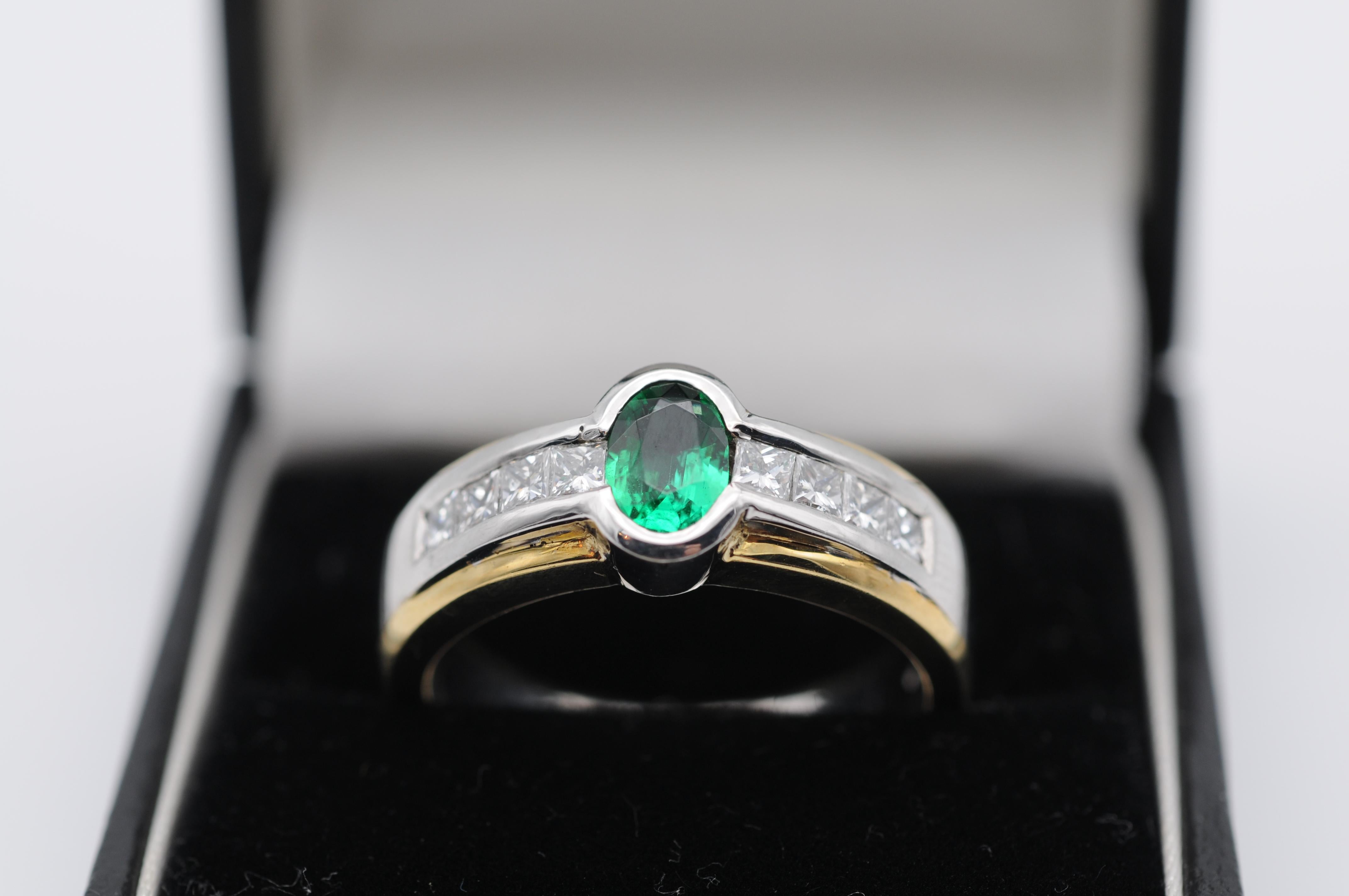 Princess Cut Unique Solitaire Emerald Ring VVI, W, 18K For Sale