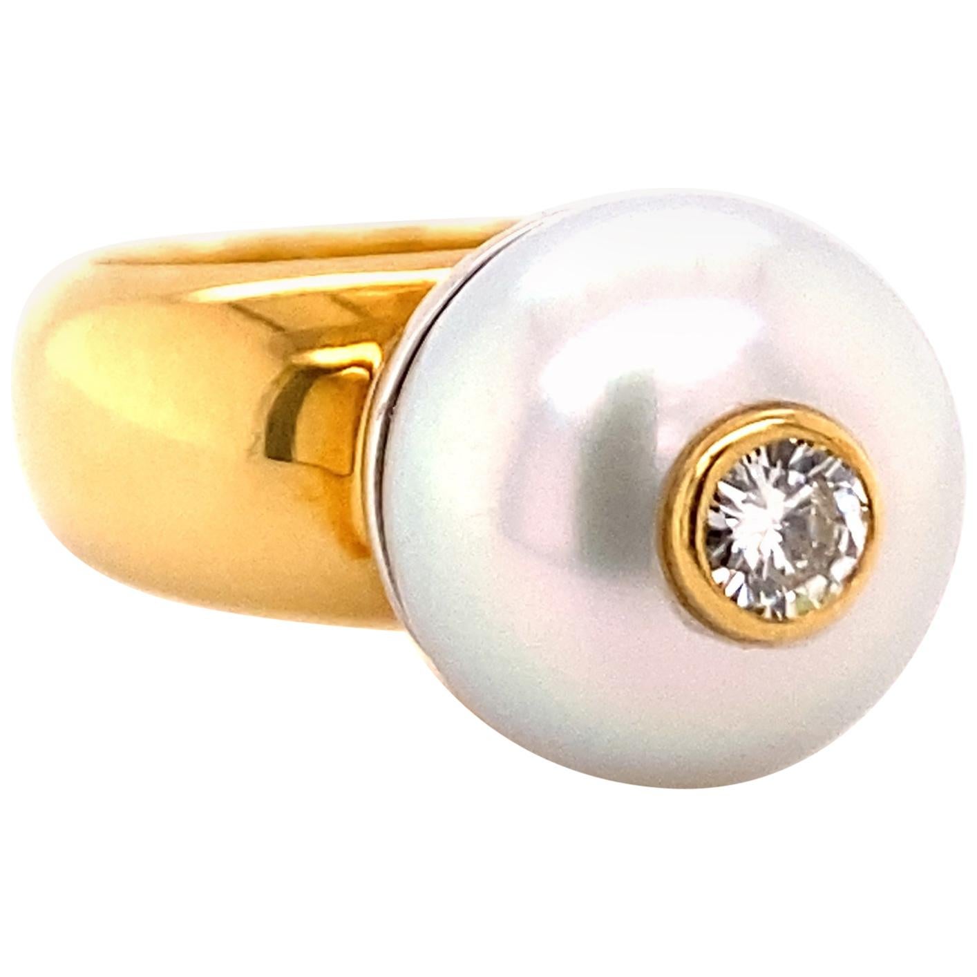 Unique South Sea Pearl and Diamond Ring in Yellow and White Gold For Sale