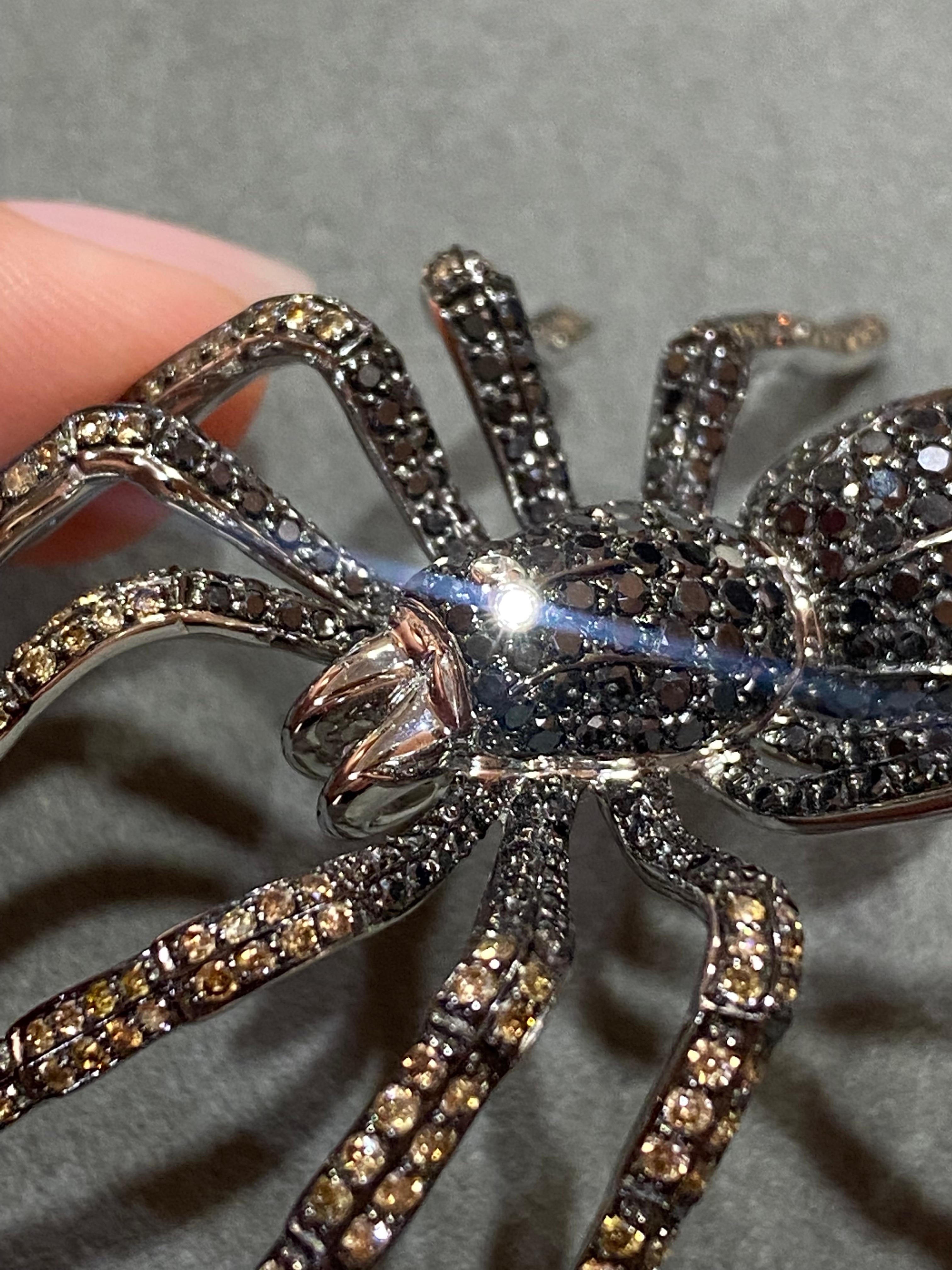Einzigartige Spinnenbrosche aus 18 Karat Gold mit schwarzem Diamant für sie (Rundschliff) im Angebot