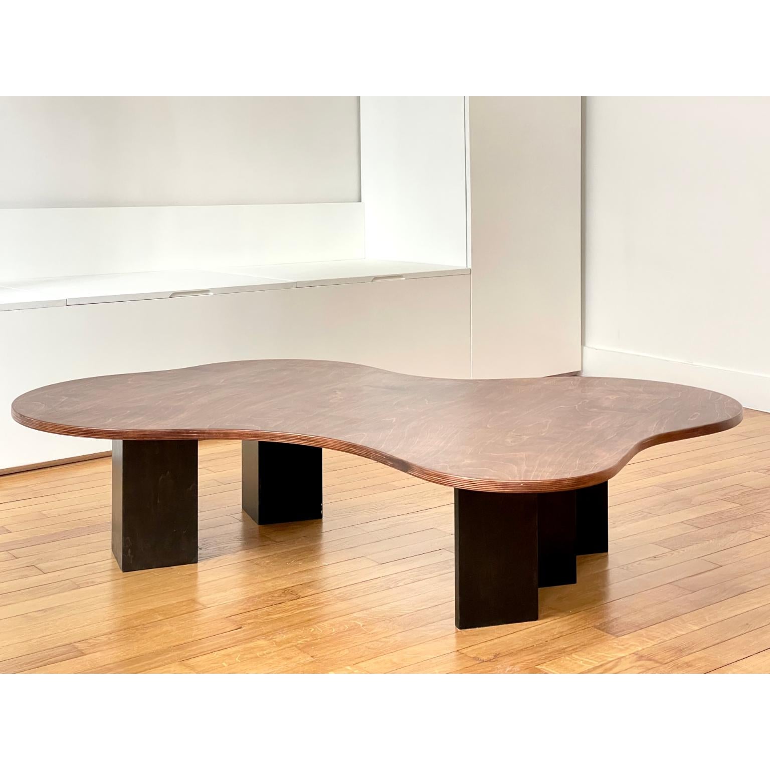 Postmoderne Table de déversement unique par Goons en vente