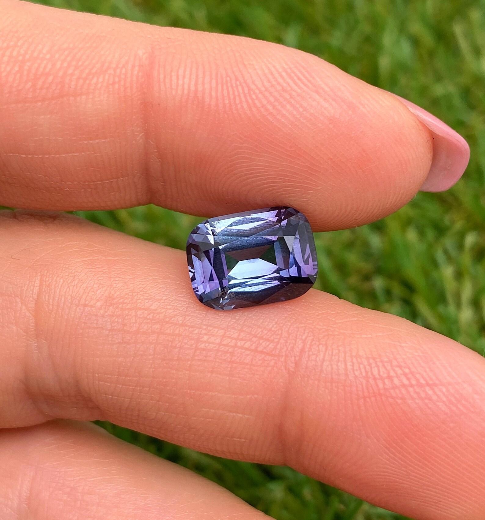 Spinelle unique, violet bleuté, pierre précieuse naturelle de 4,67 carats, taille coussin, Tanzanie, GIA en vente 3