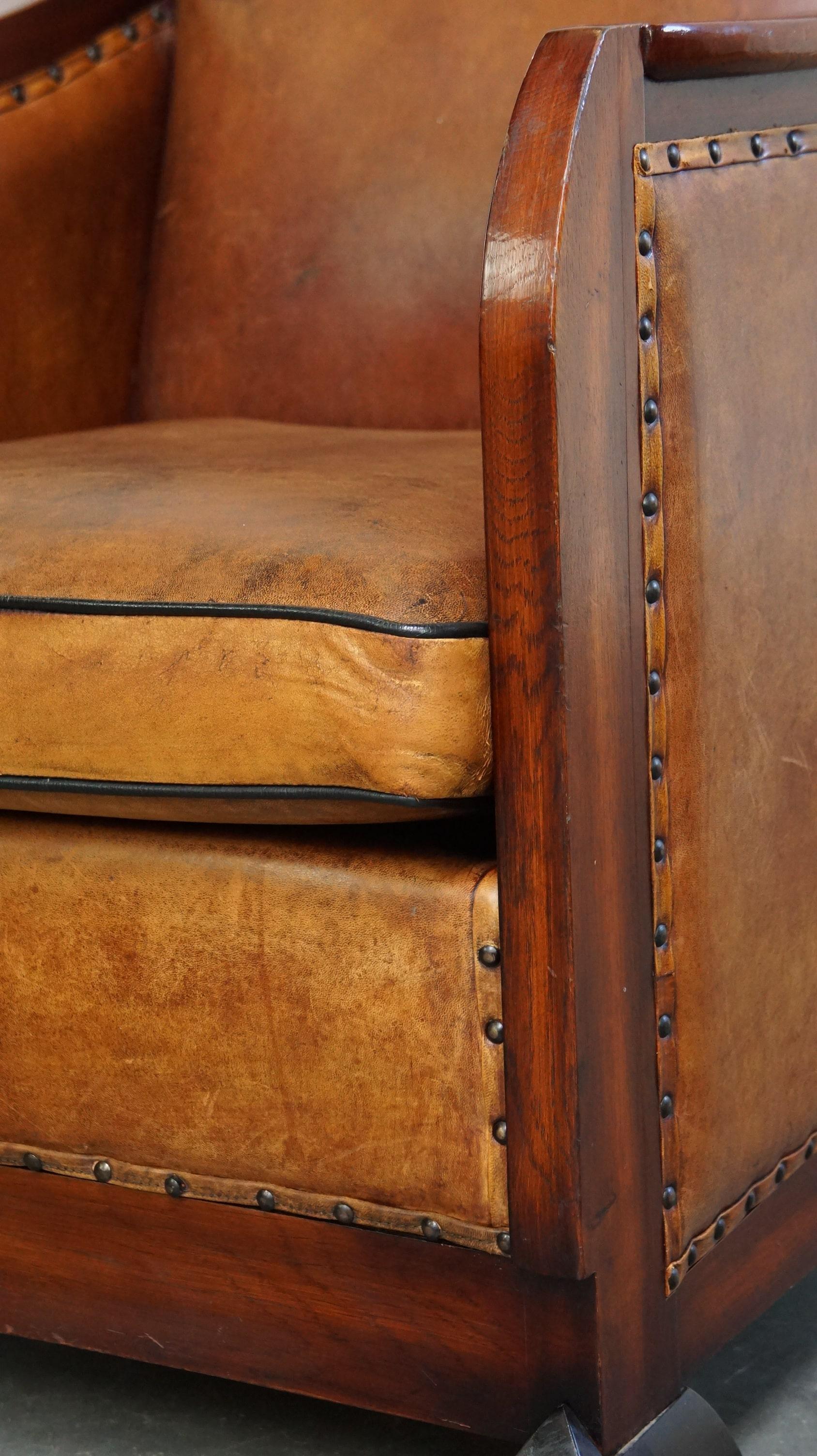 Einzigartiger, stattlicher, bequemer Sessel aus Schafsleder im Art-déco-Design im Angebot 3