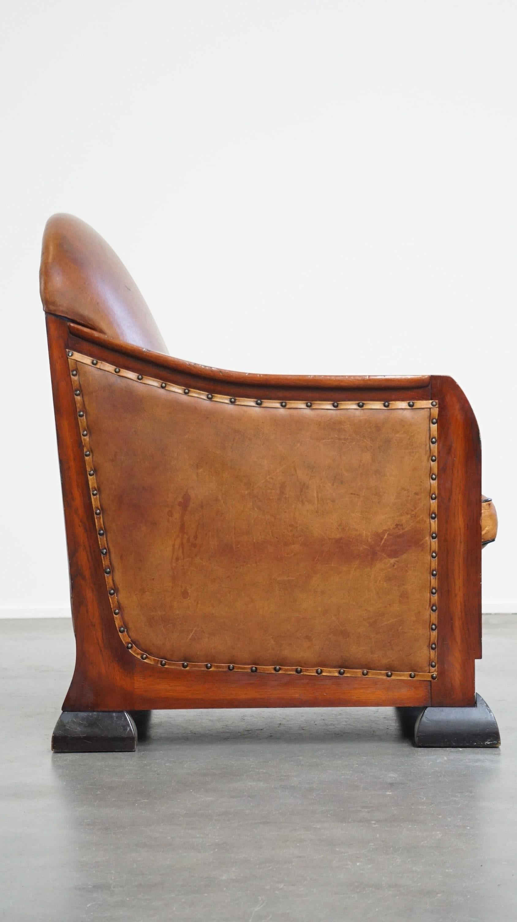 Einzigartiger, stattlicher, bequemer Sessel aus Schafsleder im Art-déco-Design (Art déco) im Angebot