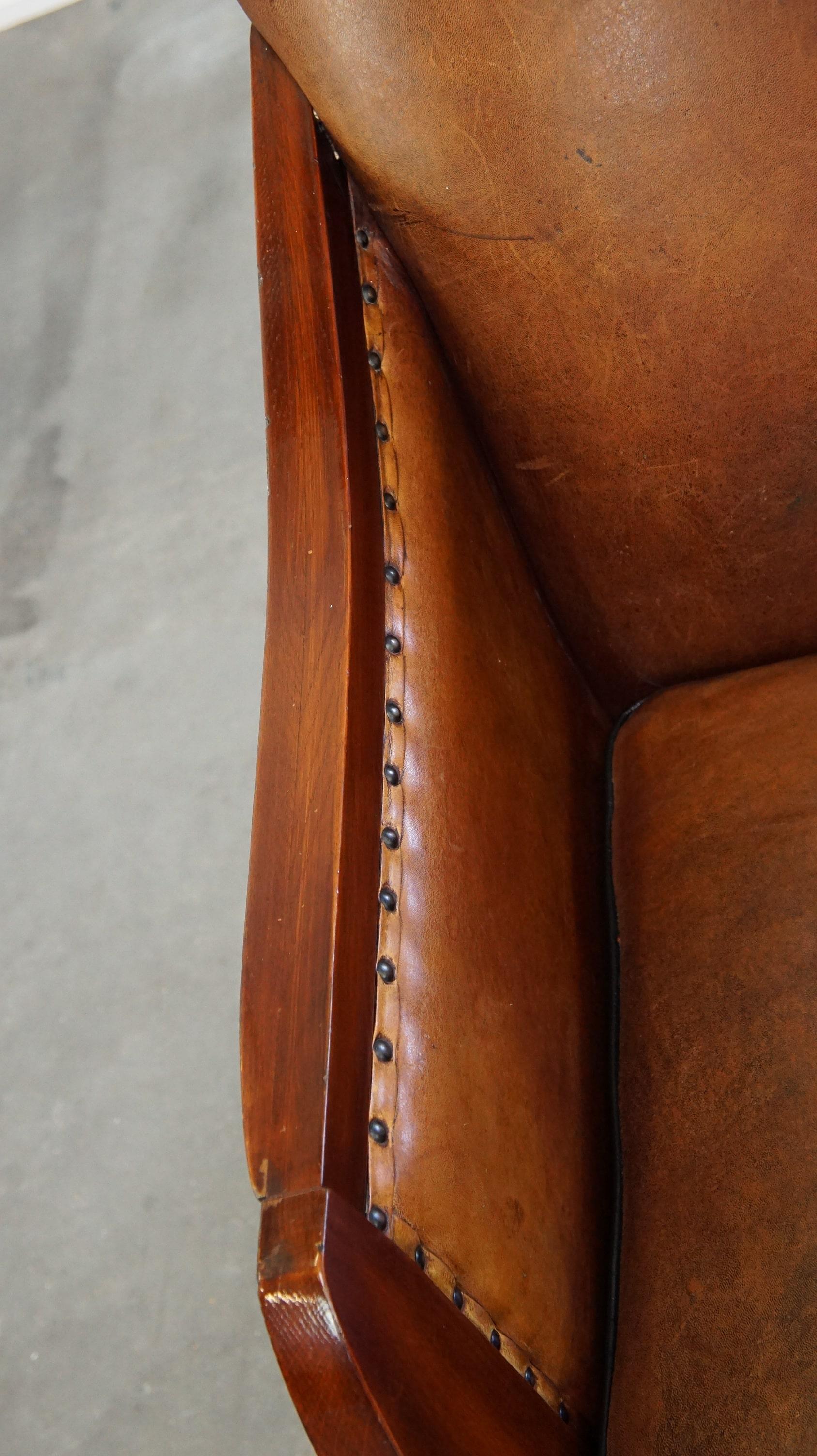 Einzigartiger, stattlicher, bequemer Sessel aus Schafsleder im Art-déco-Design (Schaffell und Schafleder) im Angebot