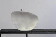 Bouteille en acier unique nuage moyen, sculptée à la main et signée par Lukasz Friedrich