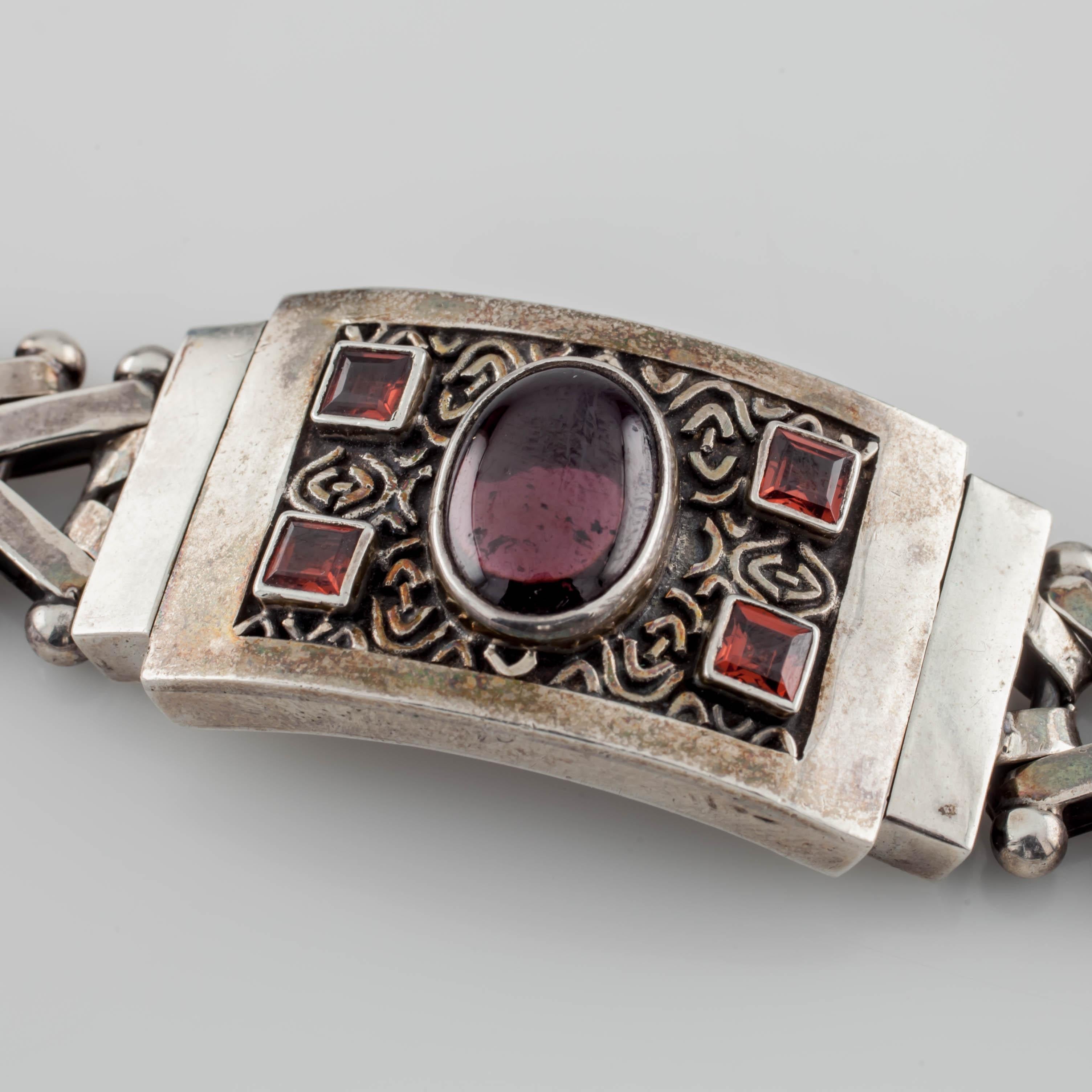 Einzigartiges Armband aus Sterlingsilber und Turmalin mit kreativen Gliedern, Größe 7,25 (Moderne) im Angebot
