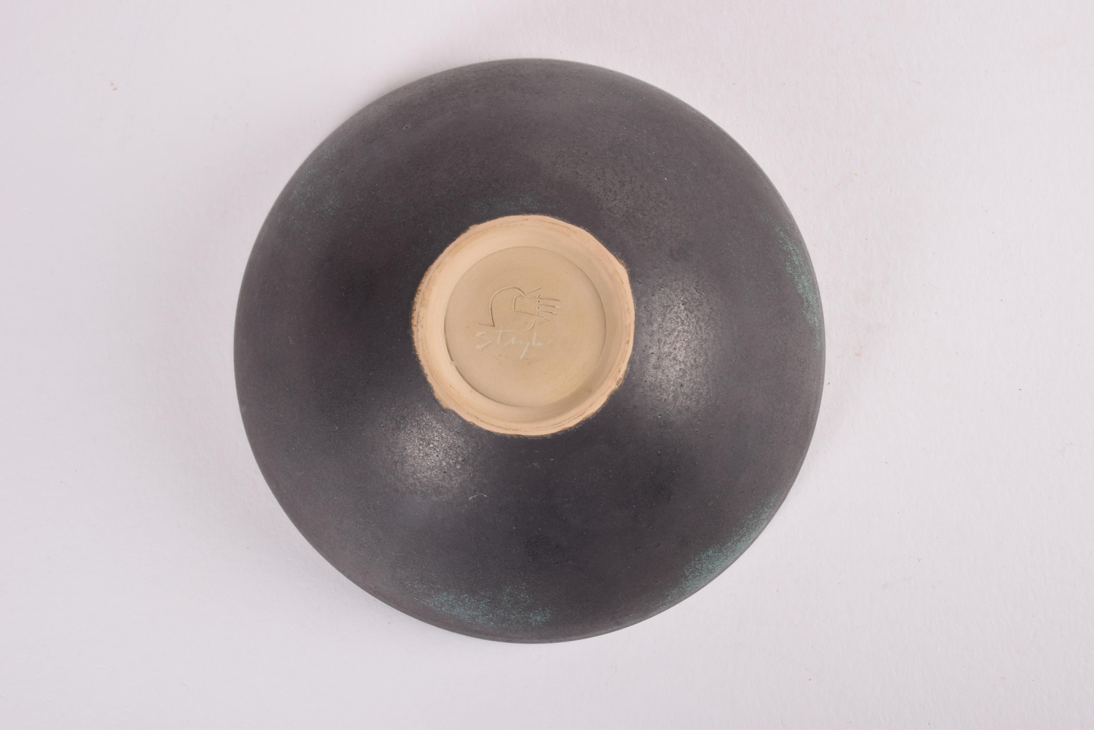 Ciotola grande in ceramica unica di Stig Lindberg per Gustavsberg Studiohanden 1960s in vendita 2