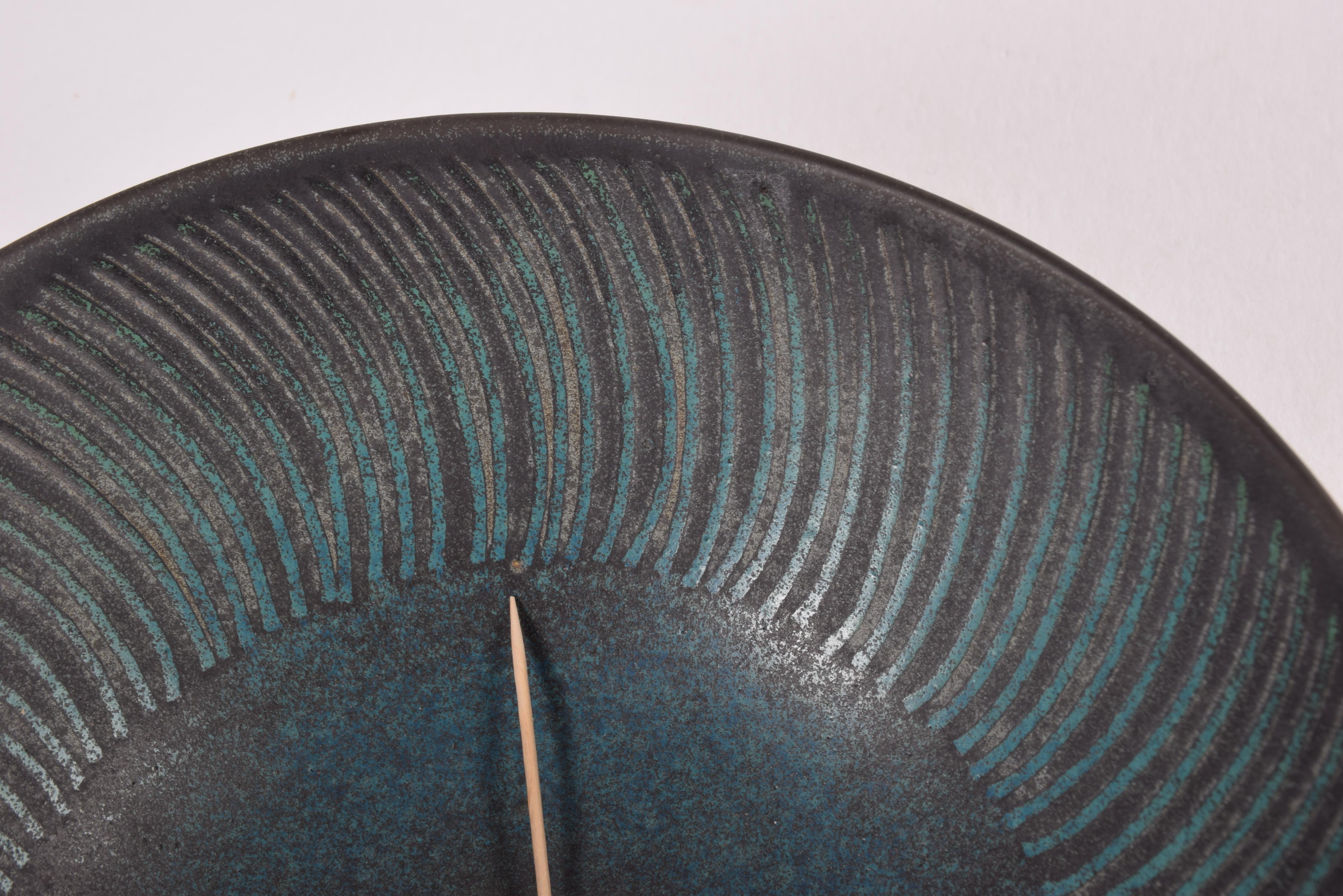 Ceramica Ciotola grande in ceramica unica di Stig Lindberg per Gustavsberg Studiohanden 1960s in vendita
