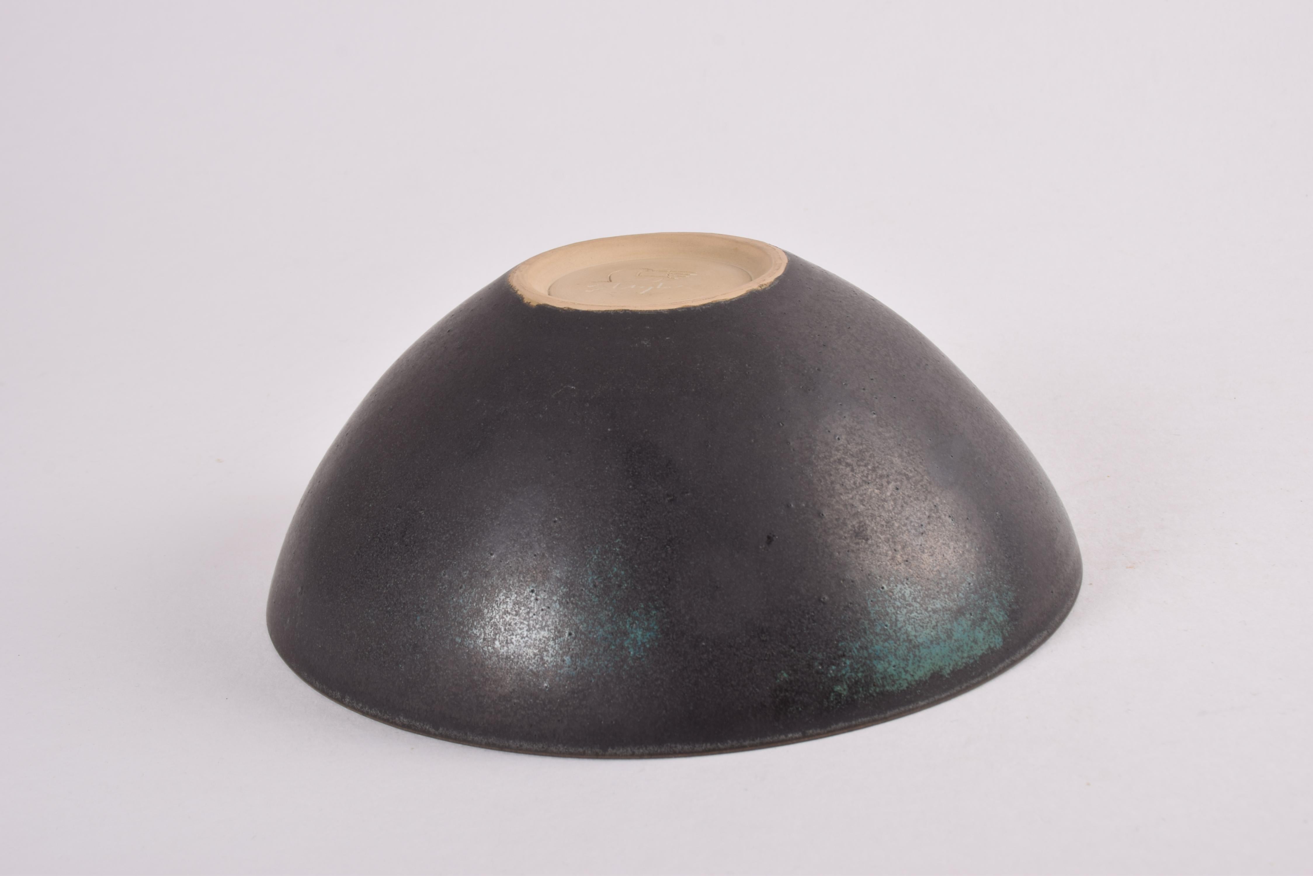 Ciotola grande in ceramica unica di Stig Lindberg per Gustavsberg Studiohanden 1960s in vendita 1