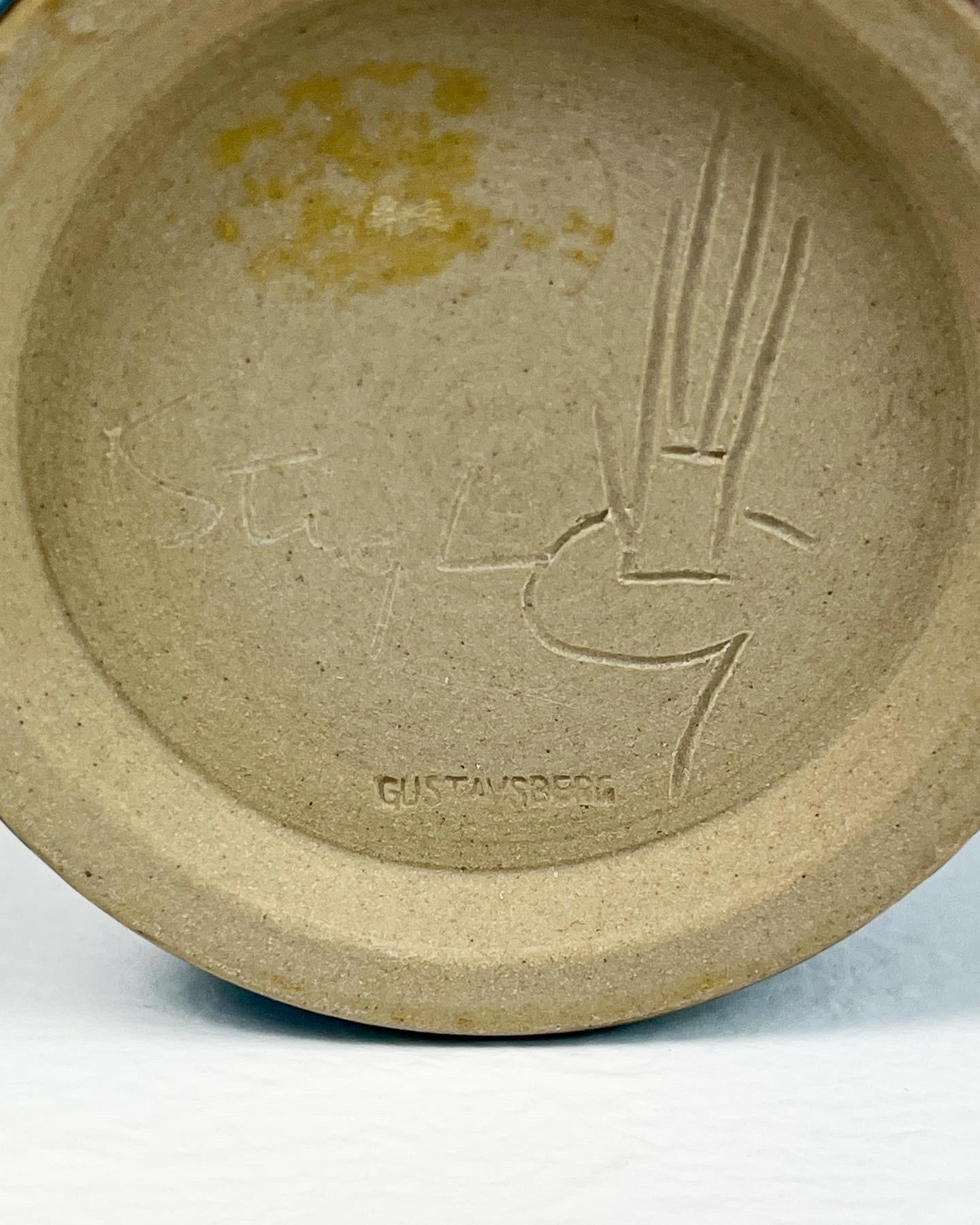 Vaso unico Stig Lindberg Gustavsberg Svezia smalto blu 1963 in vendita 2