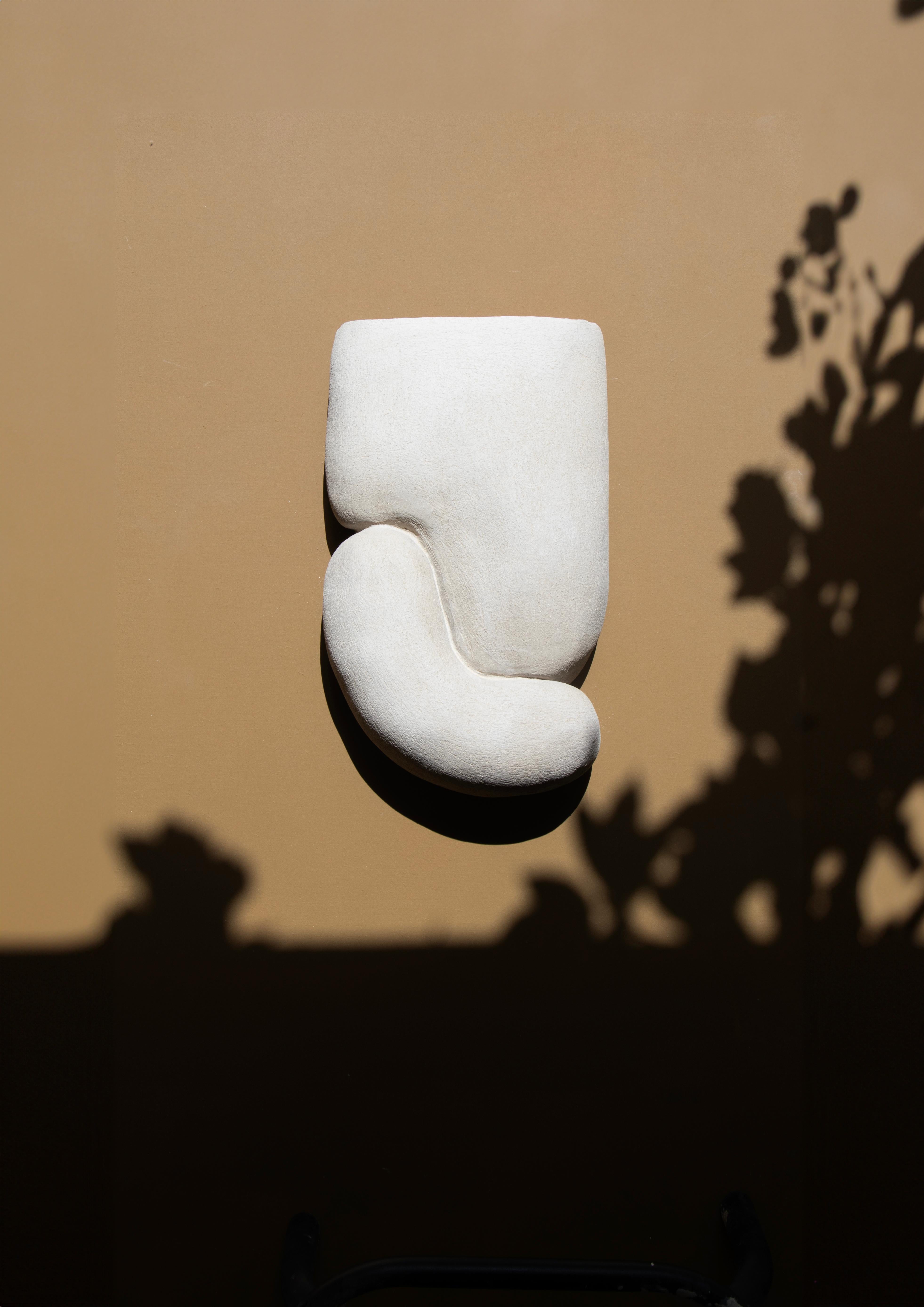 Einzigartige Vogel-Wandleuchte 02 aus Steingut von Alice Lahana Studio (Moderne) im Angebot