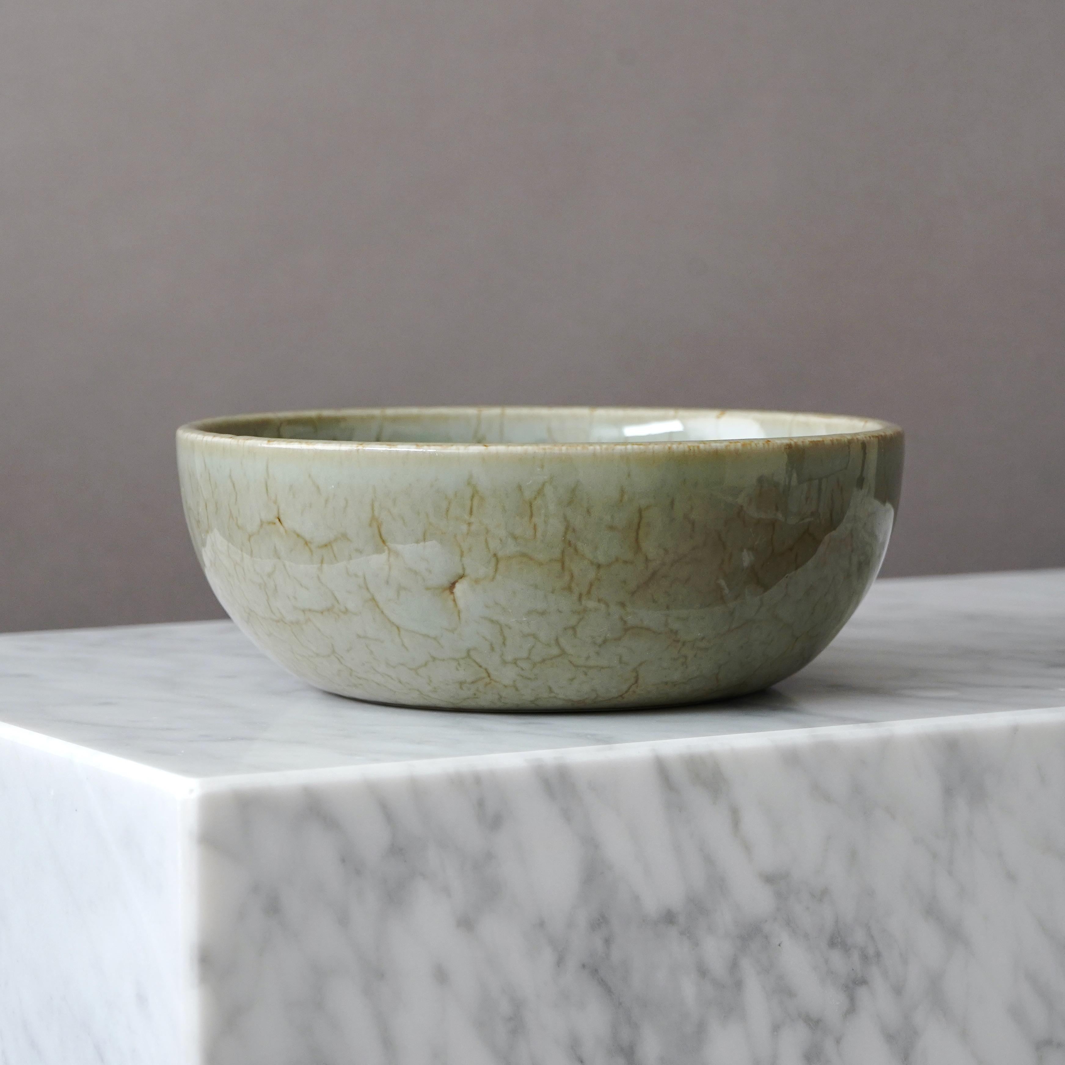 Ceramica Ciotola unica in gres di Carl-Harry Stalhane, Rorstrand, Svezia, anni '60 in vendita