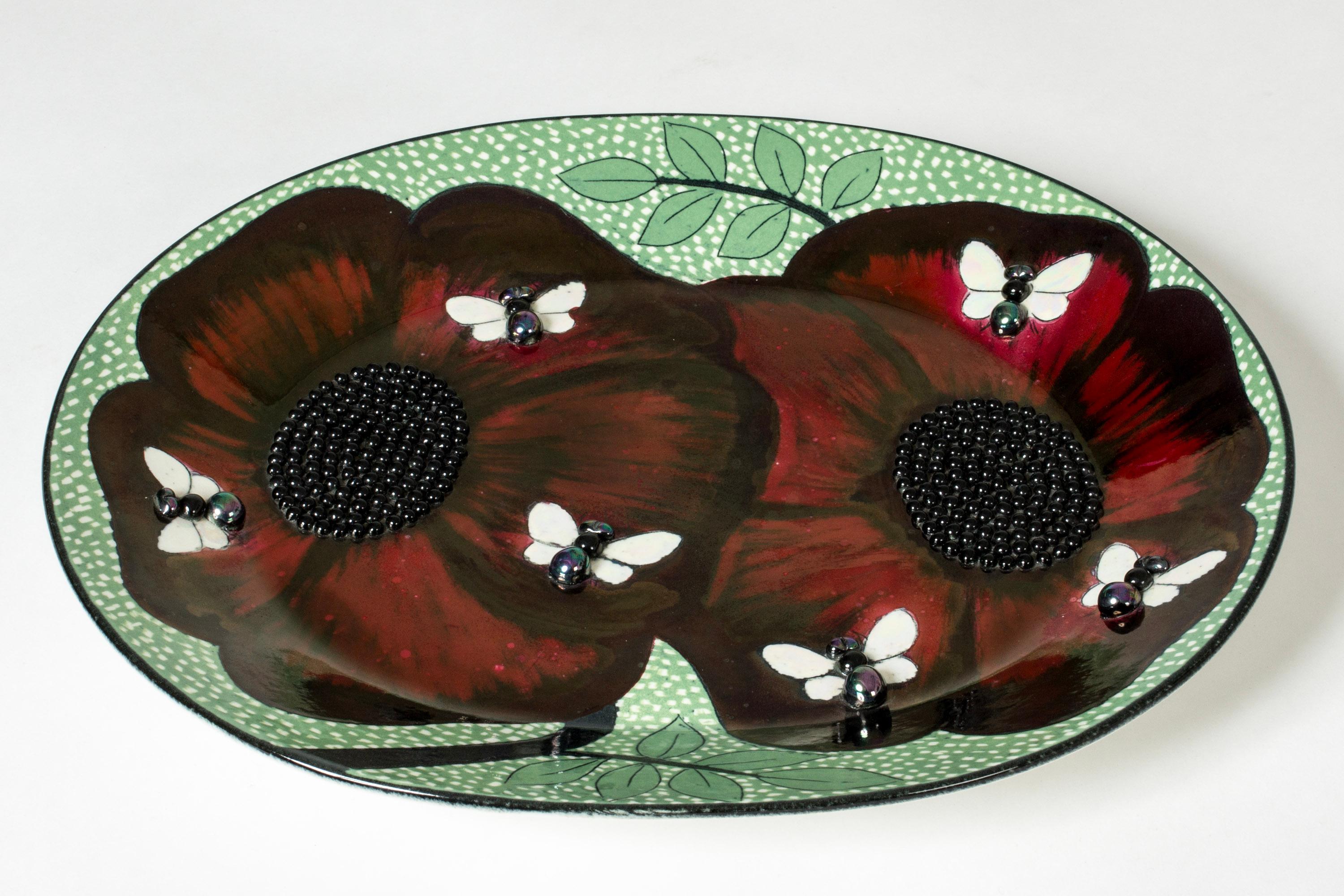 red poppy dishes