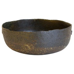 Unique stoneware salad bowl with irregular edges - high-end ceramics