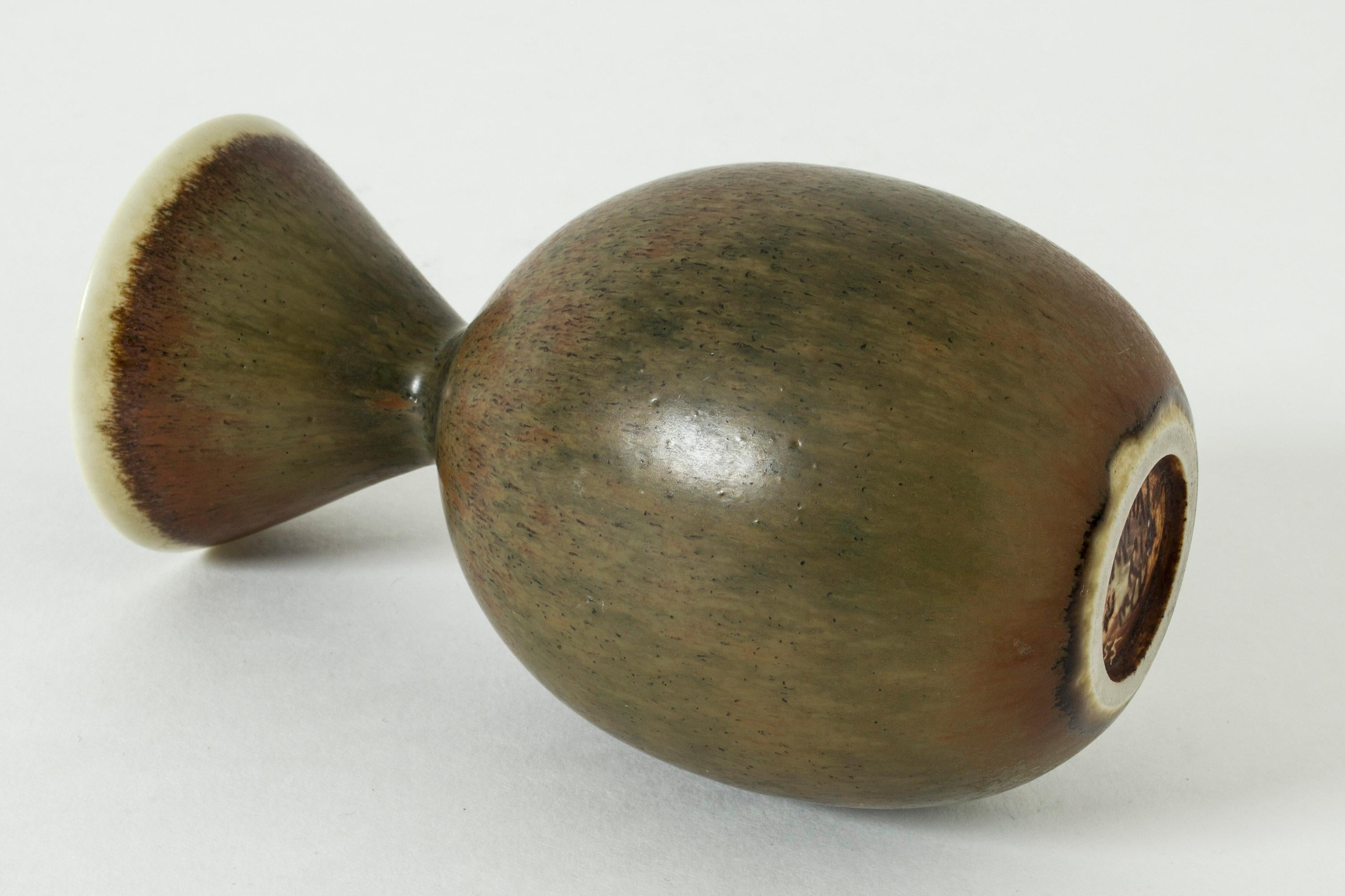Milieu du XXe siècle Vase unique en grès de Carl-Harry Stålhane pour Rörstrand:: Suède:: années 1950