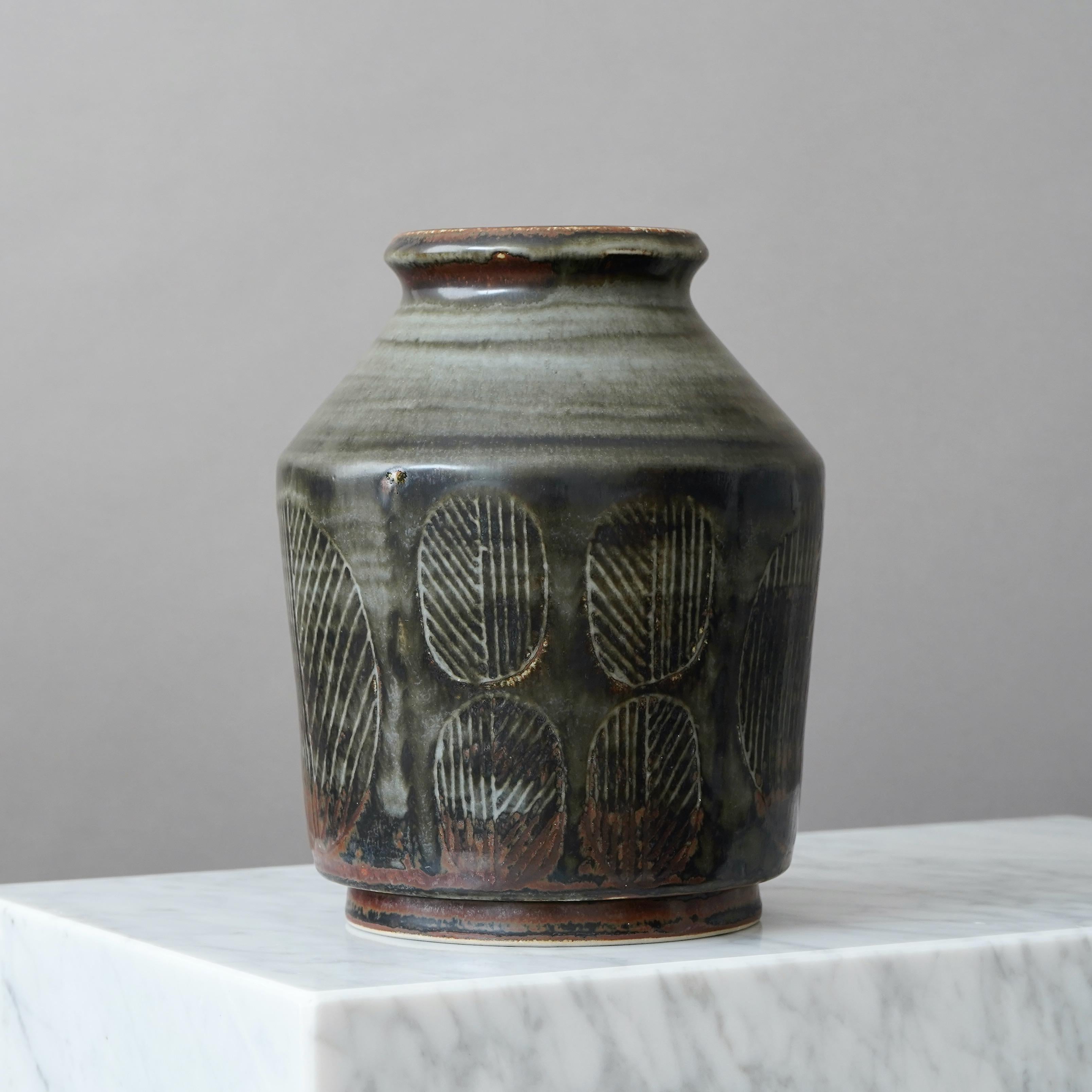 Vaso unico in gres di Carl-Harry Stalhane, Rorstrand, Svezia, anni '60 in vendita 2