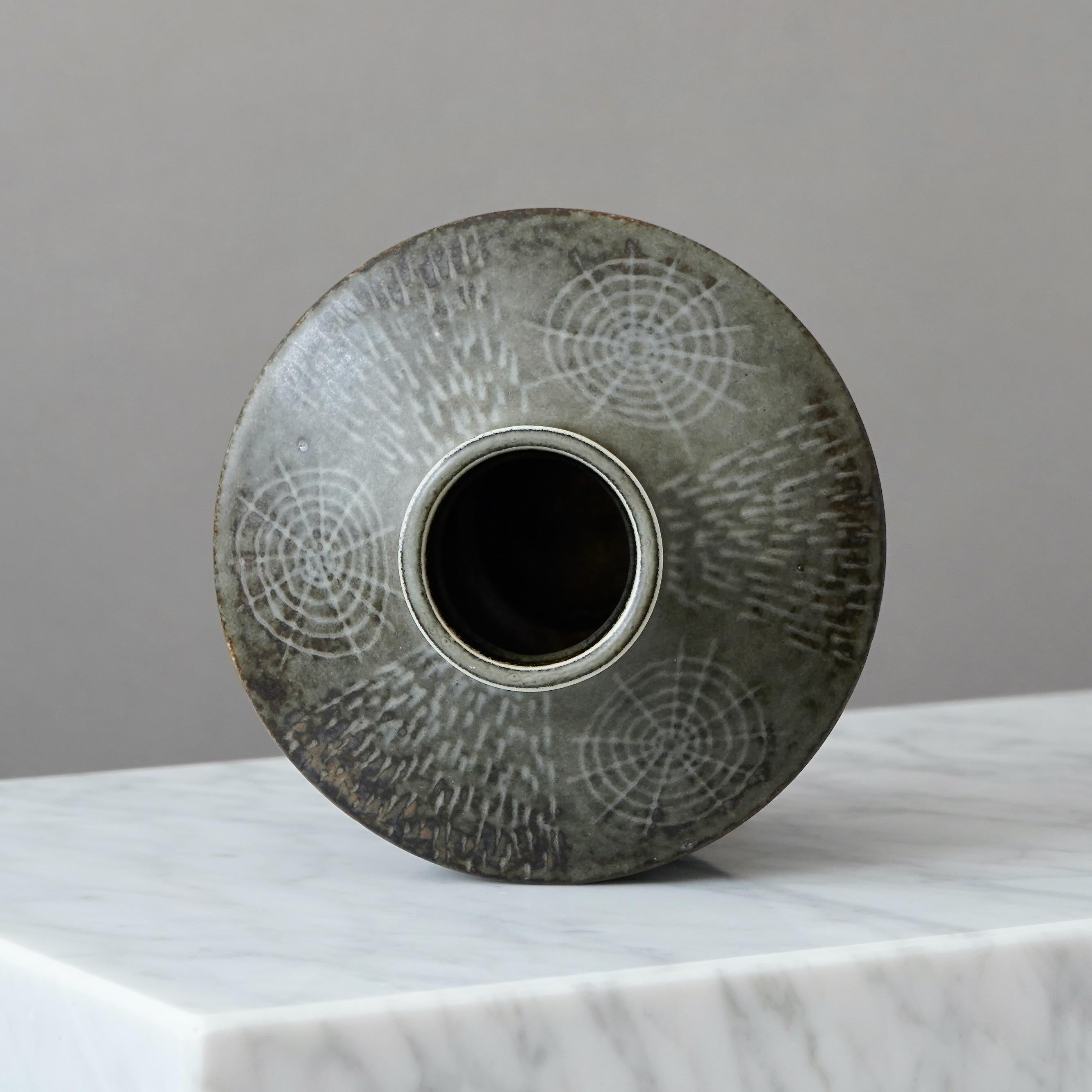 Vaso unico in gres di Carl-Harry Stalhane, Rorstrand, Svezia, anni '60 in vendita 2