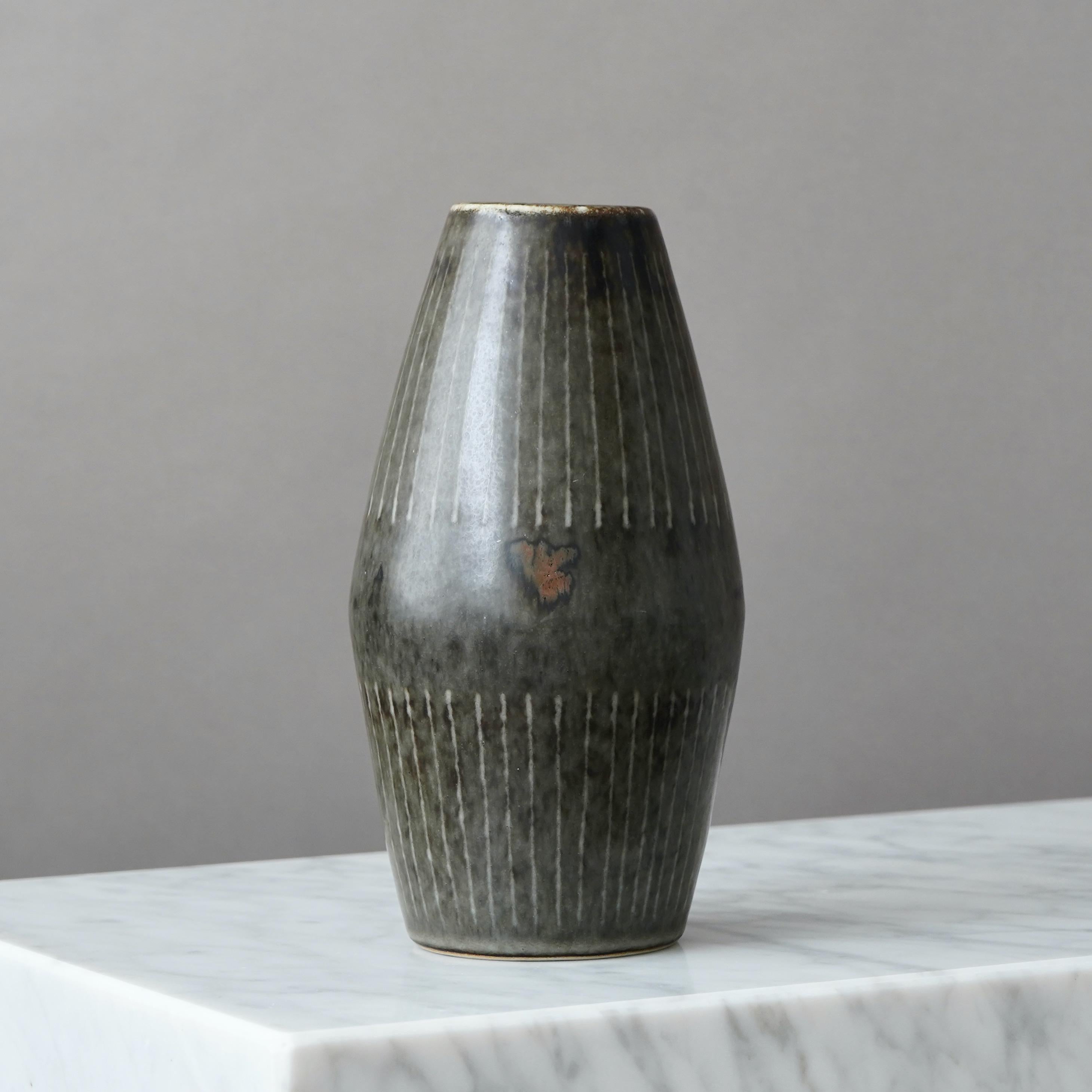 Vaso unico in gres di Carl-Harry Stalhane, Rorstrand, Svezia, anni '60 in vendita 2