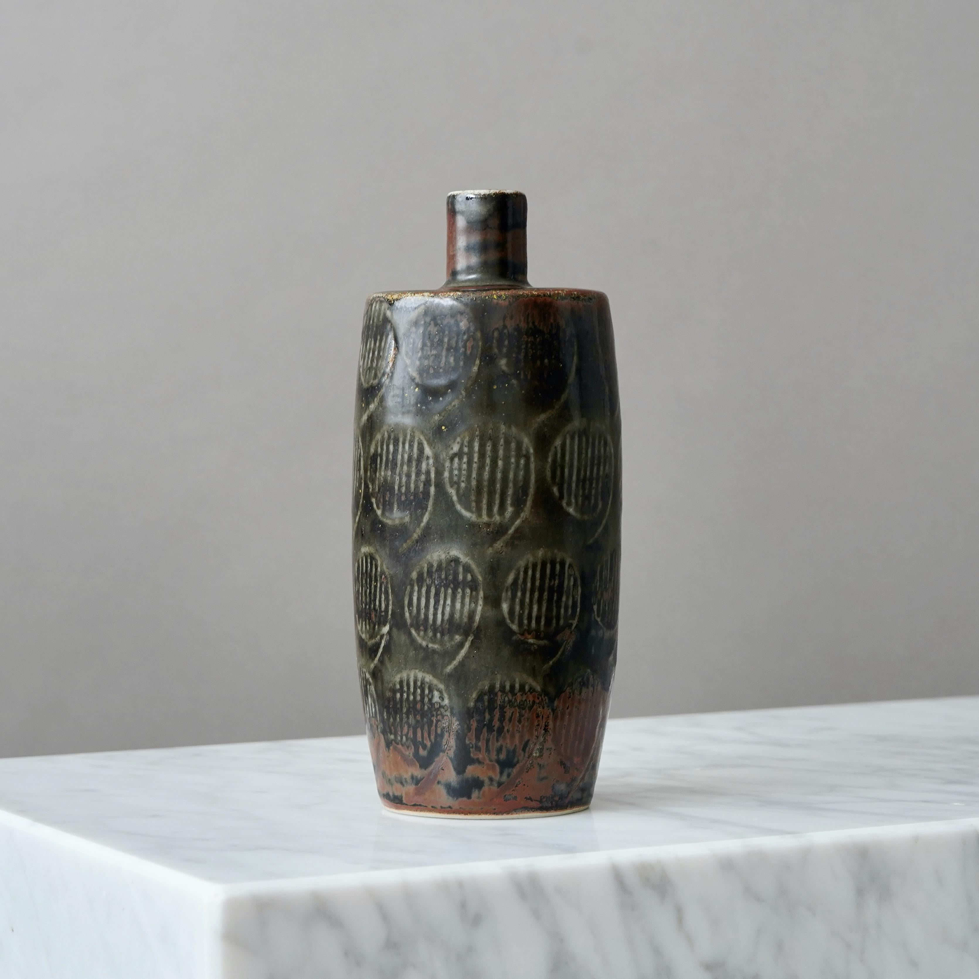 Vaso unico in gres di Carl-Harry Stalhane, Rorstrand, Svezia, anni '60 in vendita 4