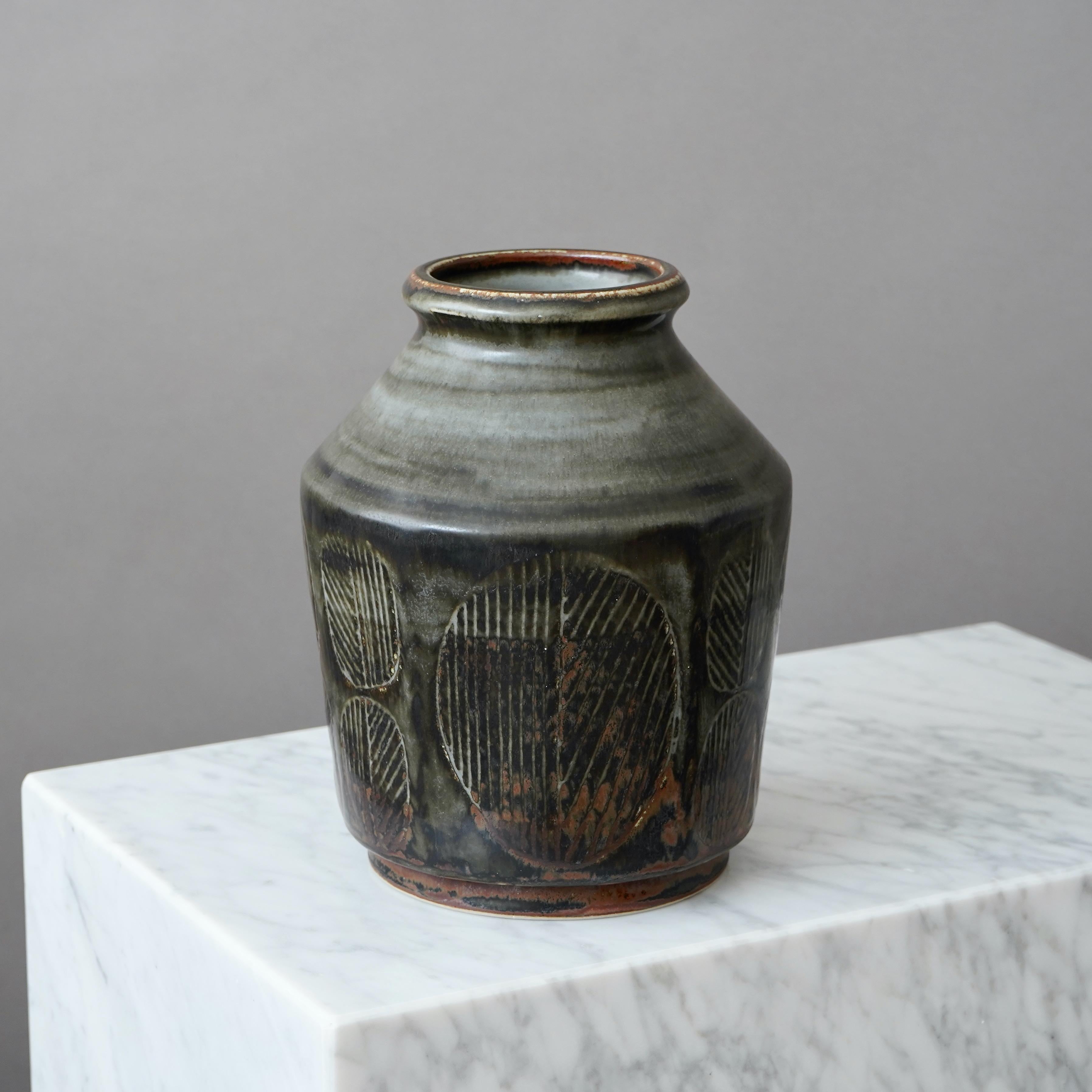 Mid-Century moderno Vaso unico in gres di Carl-Harry Stalhane, Rorstrand, Svezia, anni '60 in vendita