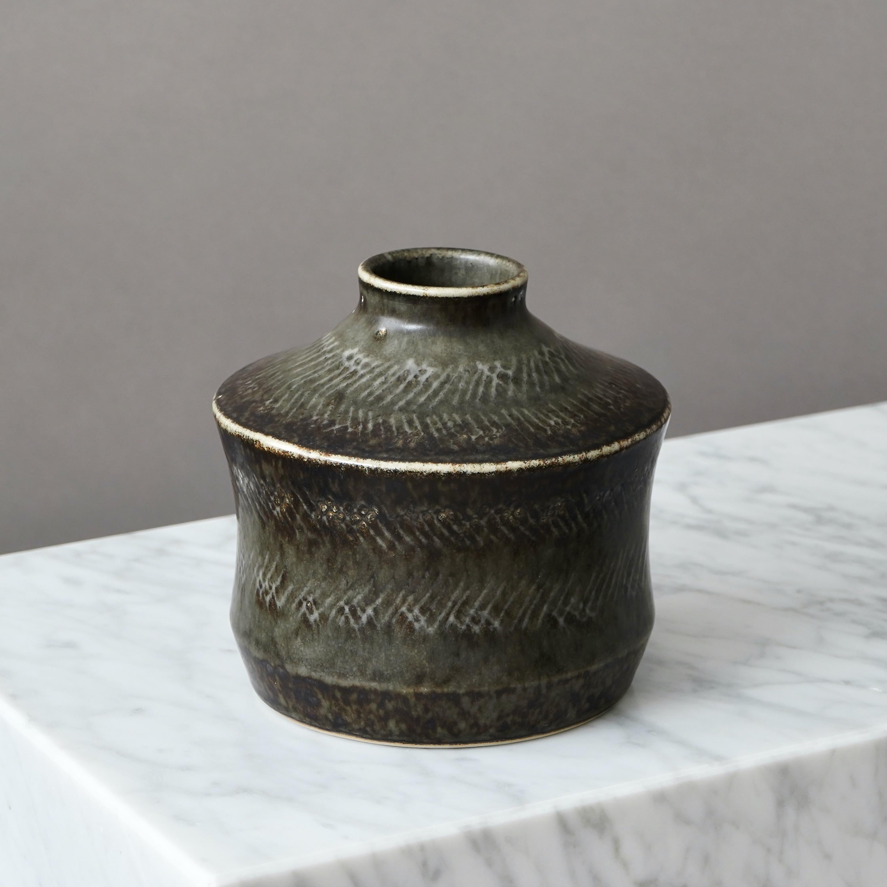 Mid-Century moderno Vaso unico in gres di Carl-Harry Stalhane, Rorstrand, Svezia, anni '60 in vendita