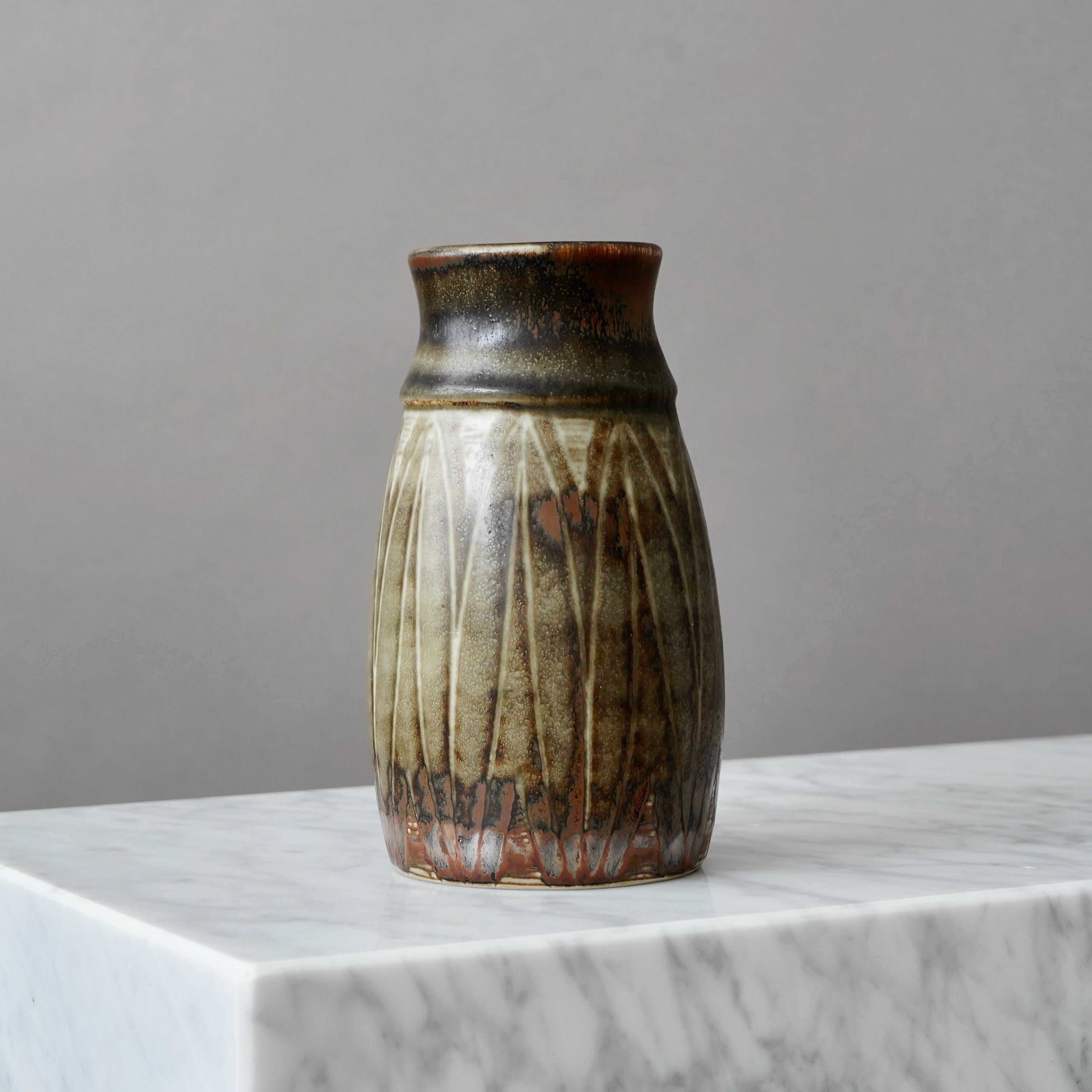 Vaso unico in gres di Carl-Harry Stalhane, Rorstrand, Svezia, anni '60 In condizioni buone in vendita a Malmö, SE