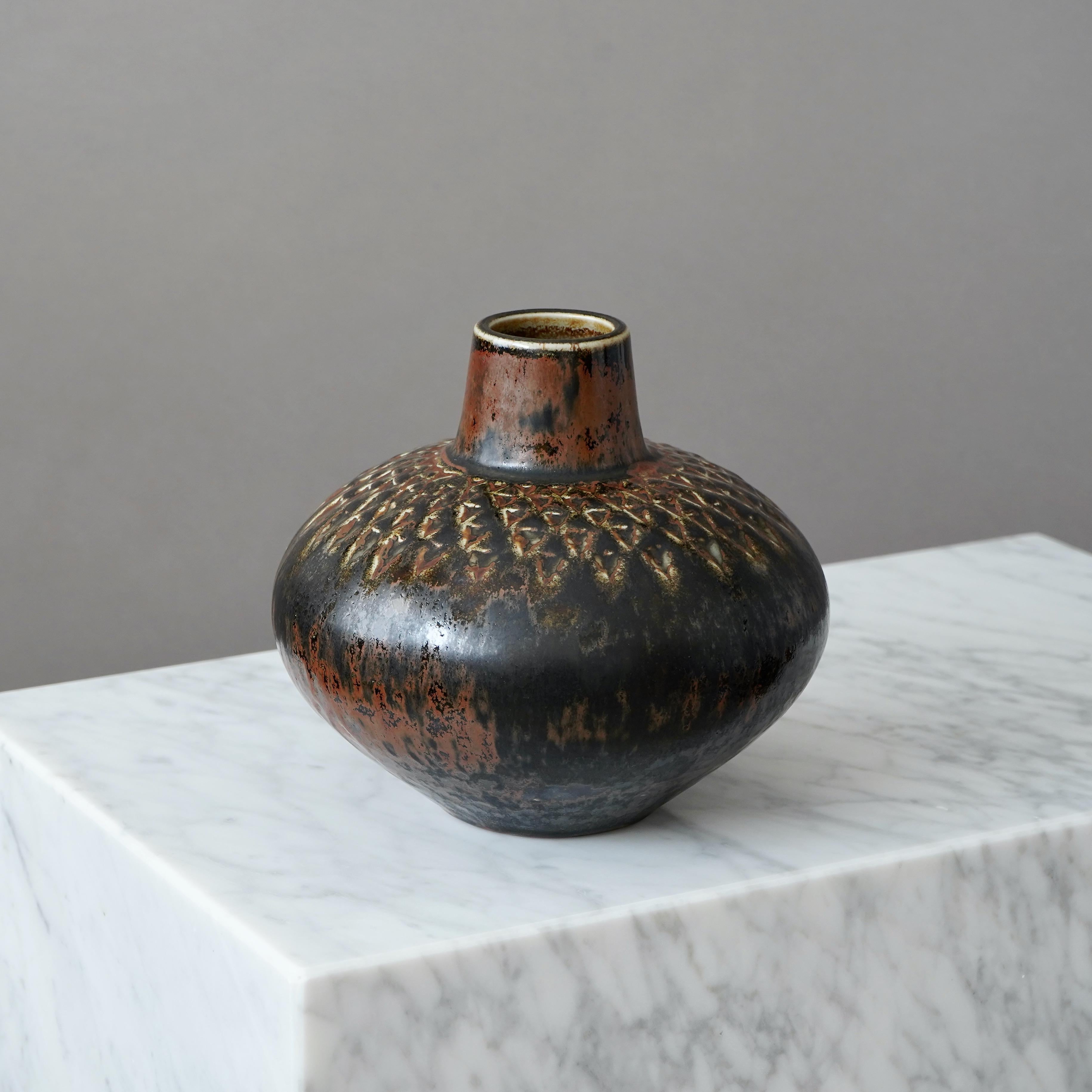 XX secolo Vaso unico in gres di Carl-Harry Stalhane, Rorstrand, Svezia, anni '60 in vendita