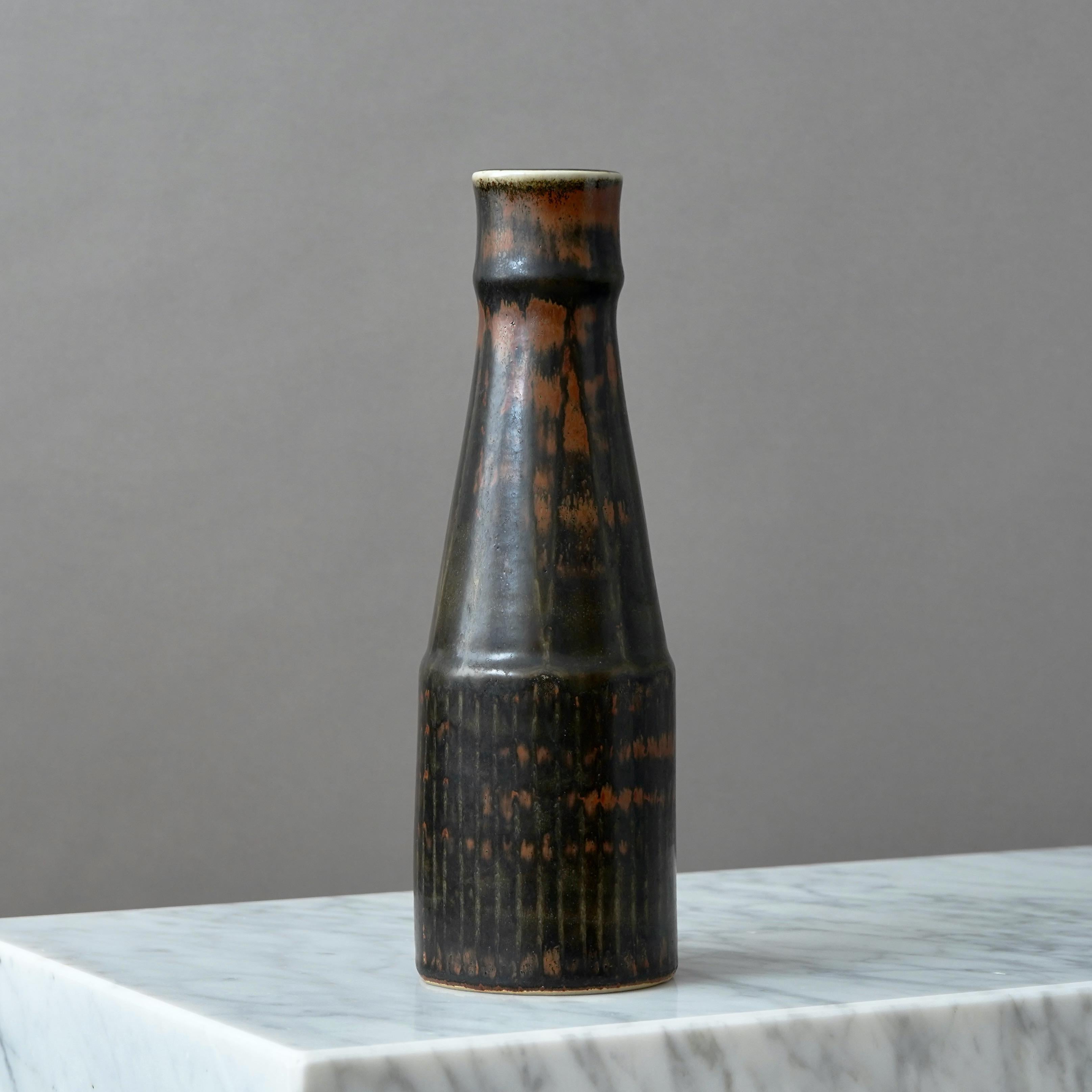 XX secolo Vaso unico in gres di Carl-Harry Stalhane, Rorstrand, Svezia, anni '60 in vendita