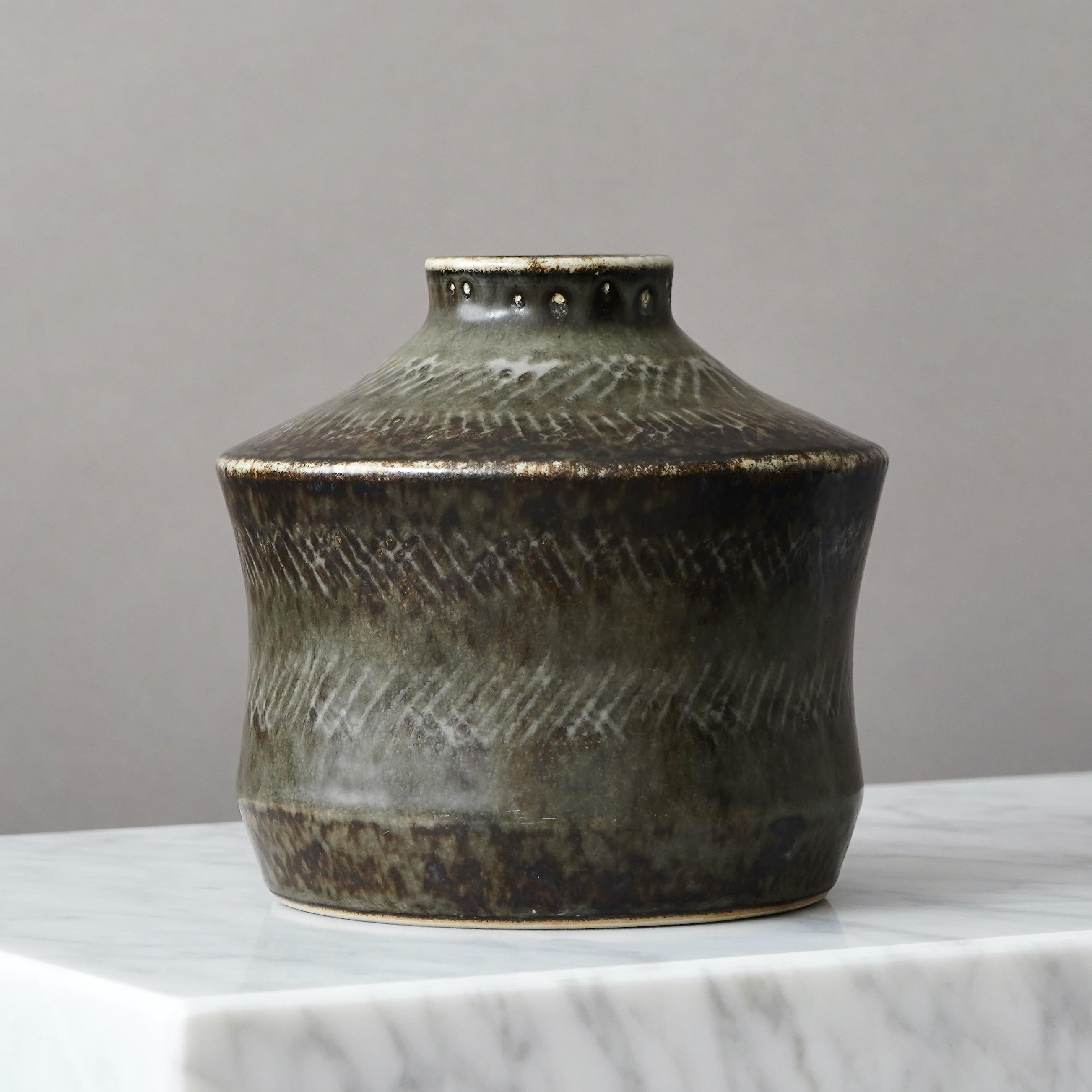 XX secolo Vaso unico in gres di Carl-Harry Stalhane, Rorstrand, Svezia, anni '60 in vendita