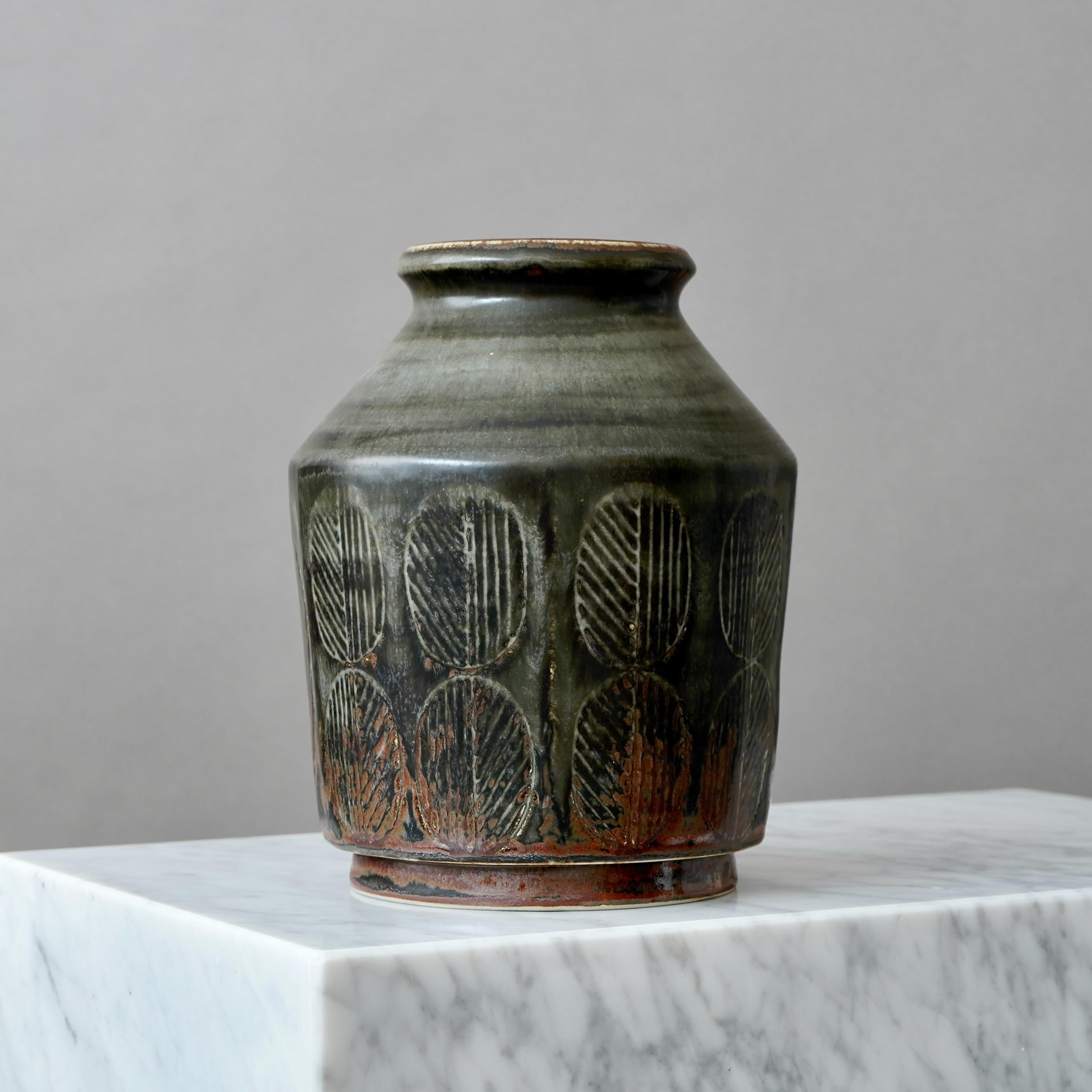 Ceramica Vaso unico in gres di Carl-Harry Stalhane, Rorstrand, Svezia, anni '60 in vendita