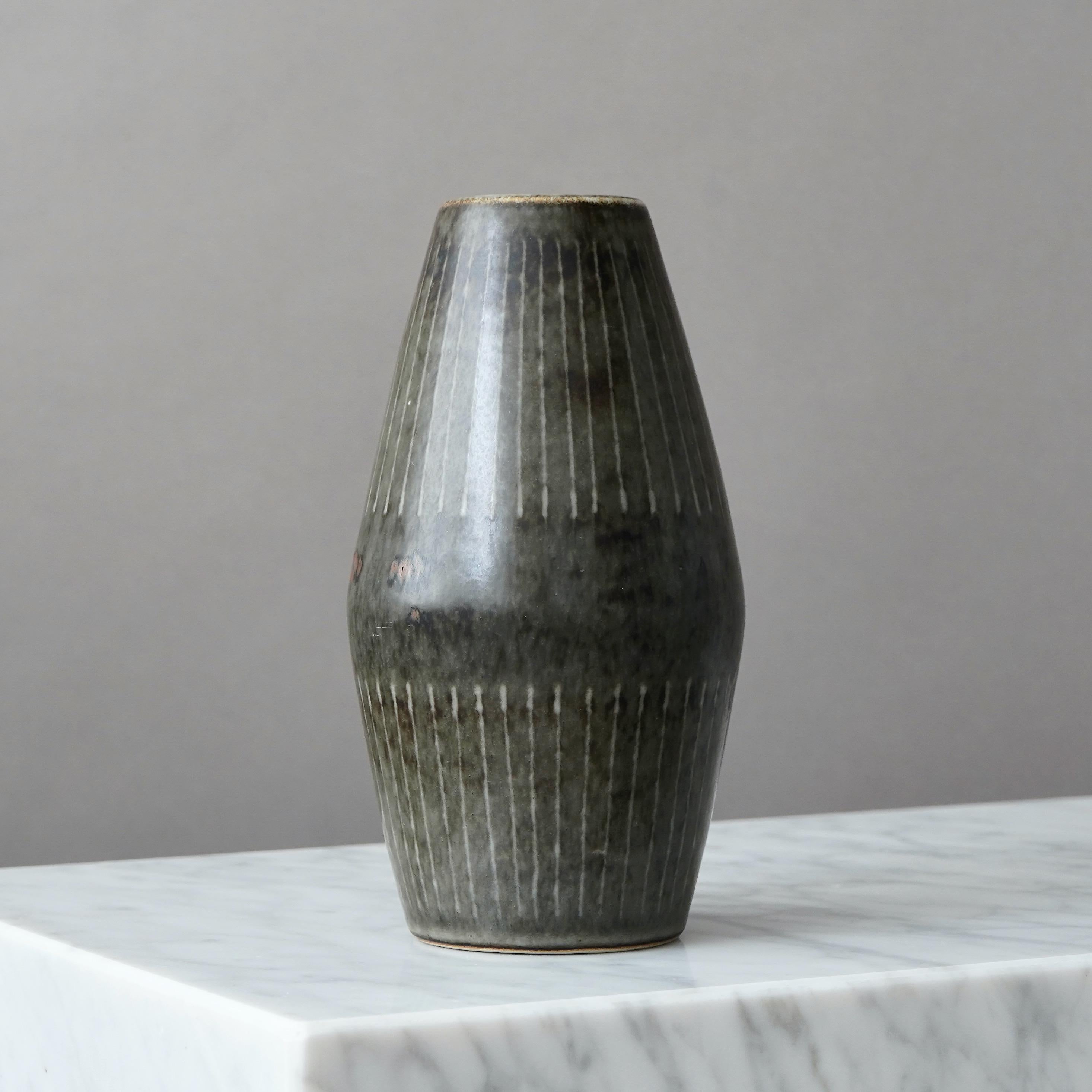 Vaso unico in gres di Carl-Harry Stalhane, Rorstrand, Svezia, anni '60 in vendita 1