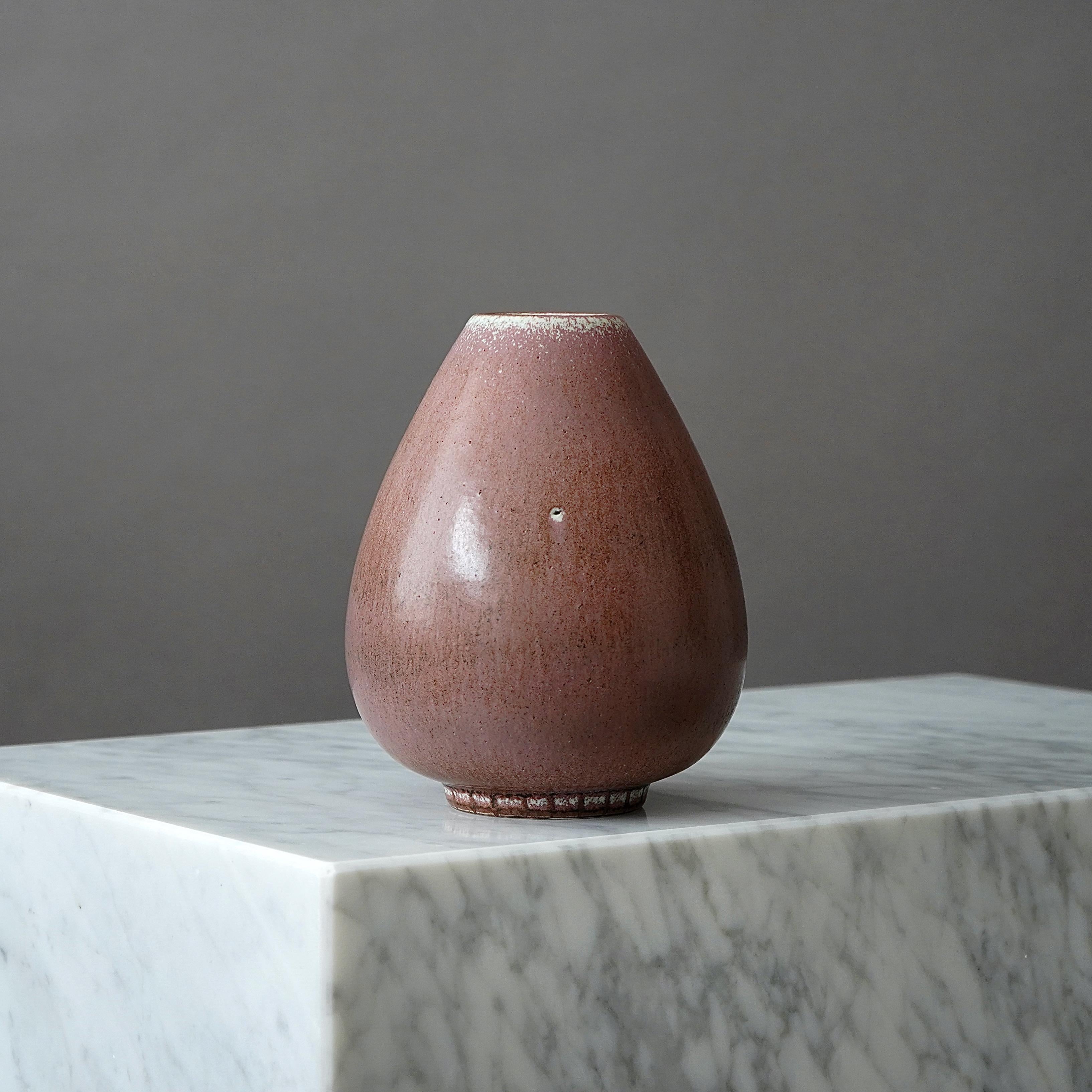 Einzigartige Vase aus Steingut von Gunnar Nylund für Rorstrand, Schweden, 1940er Jahre (20. Jahrhundert) im Angebot