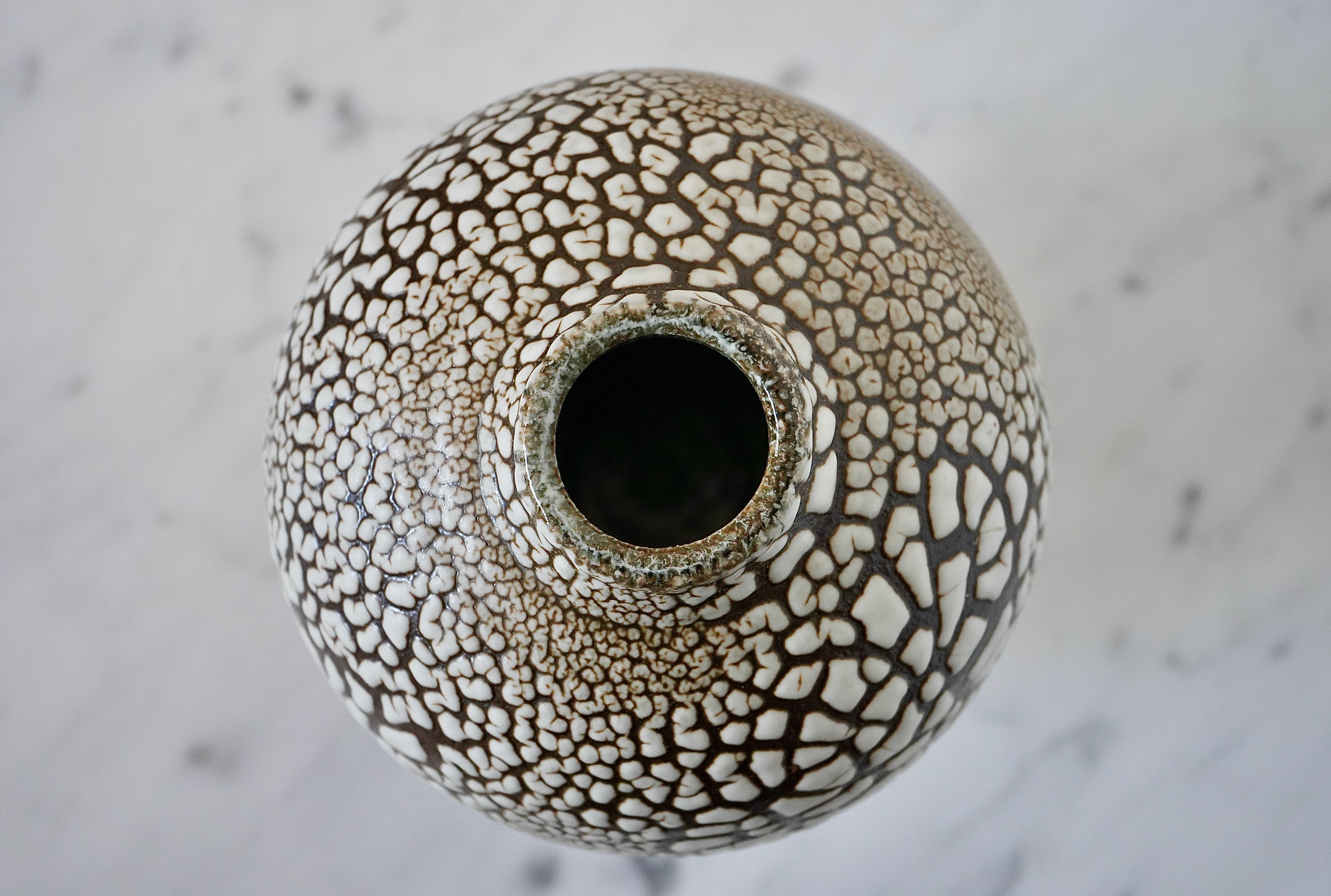 Einzigartige Vase aus Steingut von schwedischer Keramik von Rune Bergman im Angebot 2