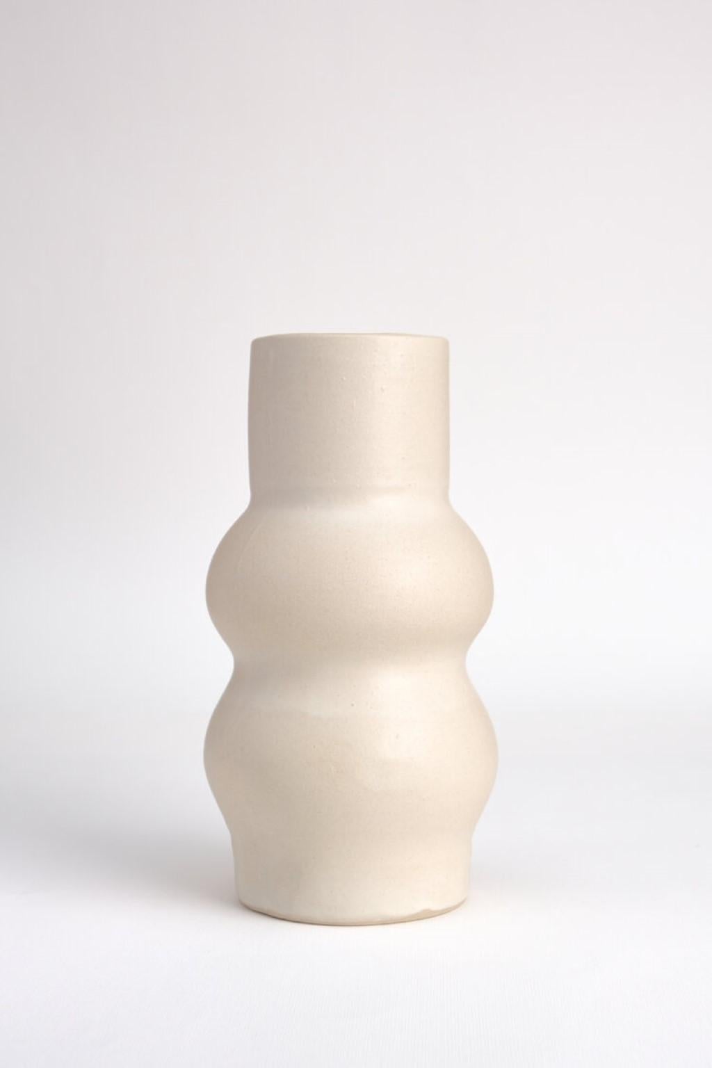 Unique stoneware vase femme II by Camila Apaez.
Unique 
Materials: Stoneware
Dimensions: 8 x 8 x 22 cm
Also available in white bone, chocolate, buttermilk, charcoal black, glossy, spotted grey, pale opal, nube, glossy. 

This year has been